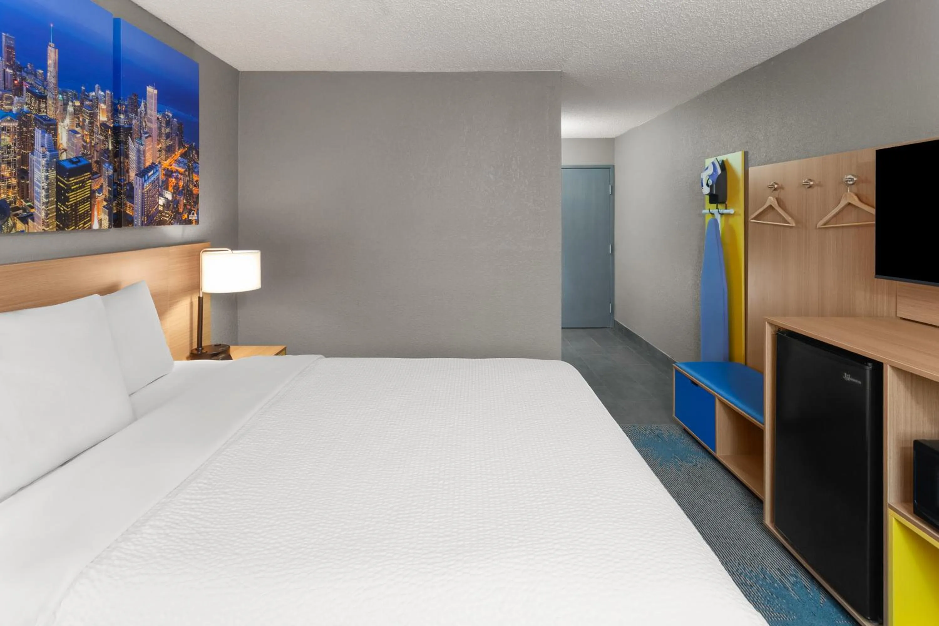 Bed in Days Inn by Wyndham Waukegan