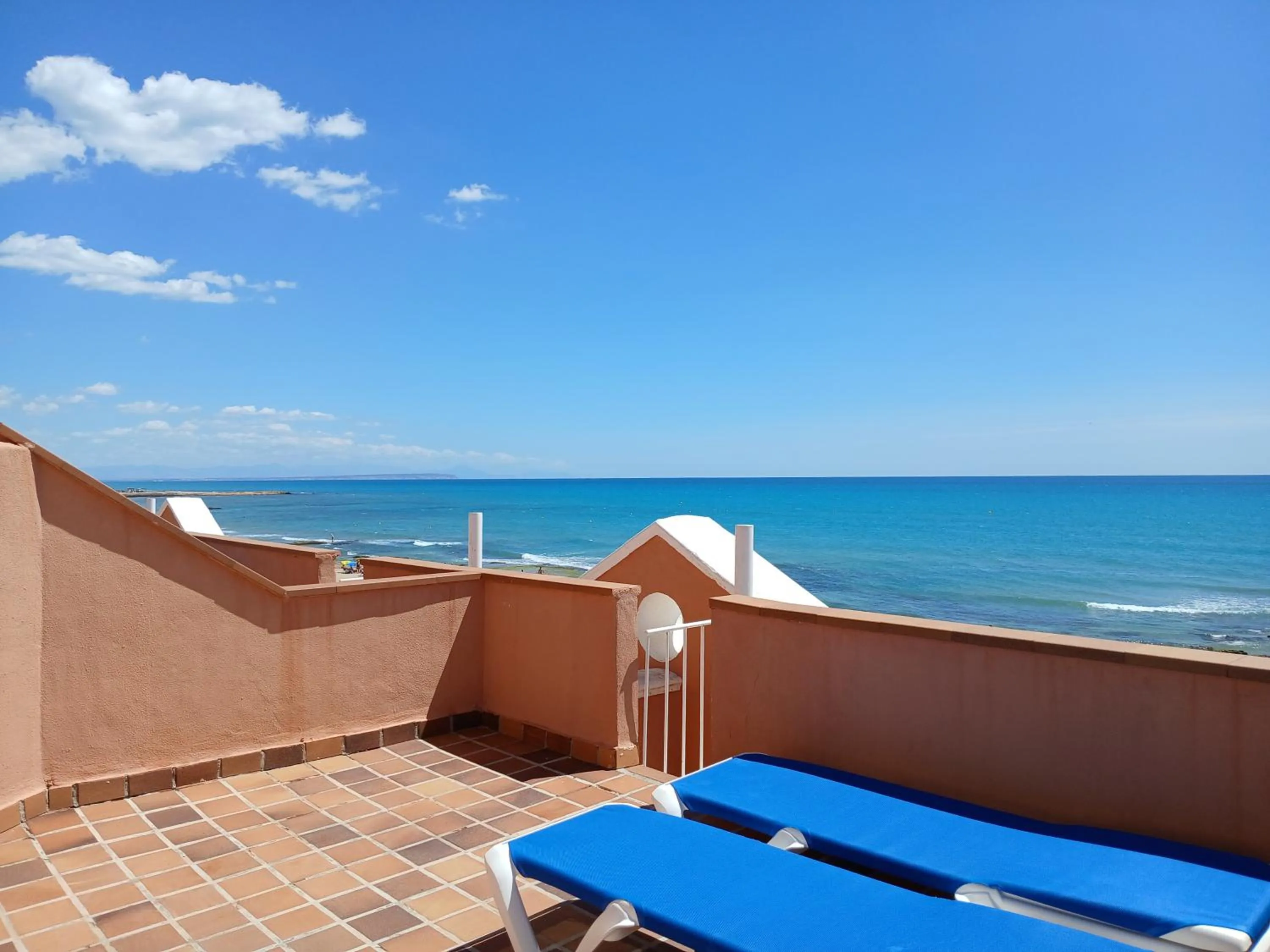 Solarium in Lloyds Beach Club