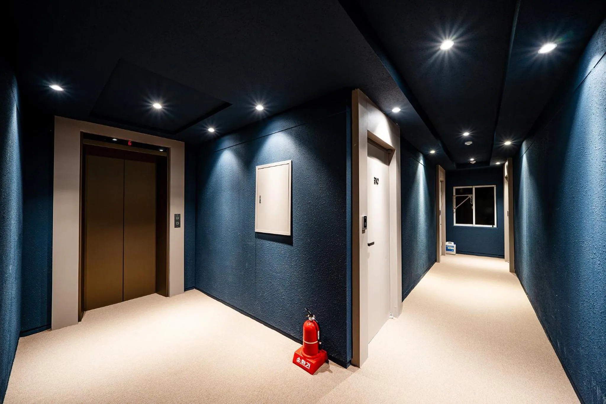 Property building in Hound Hotel Gumi indong