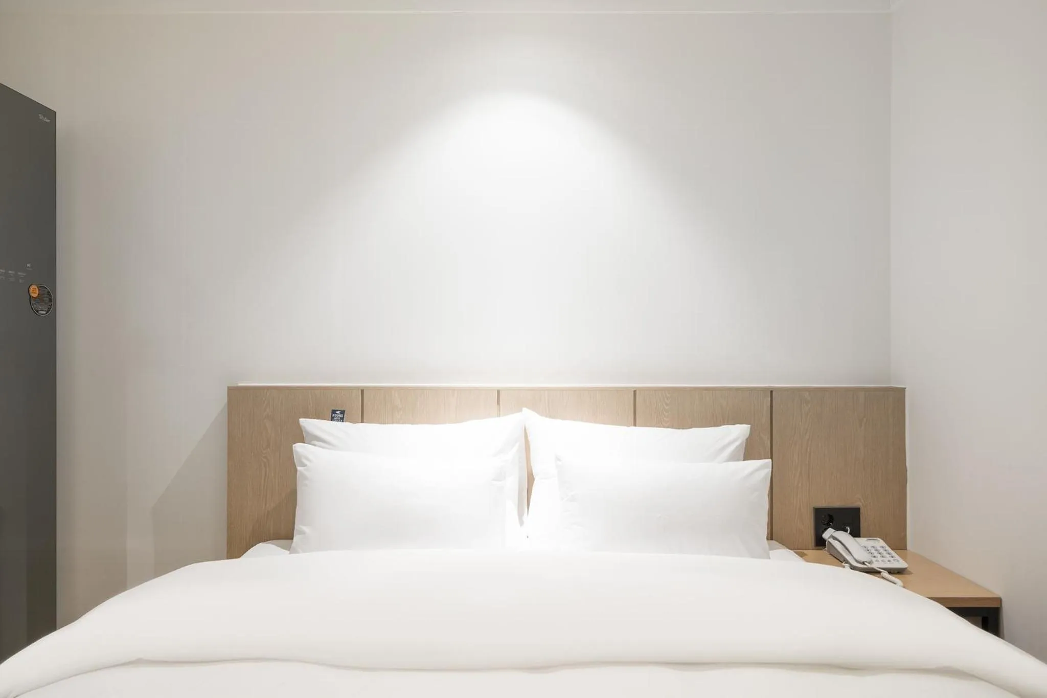 Photo of the whole room, Bed in Hound Hotel Gumi indong