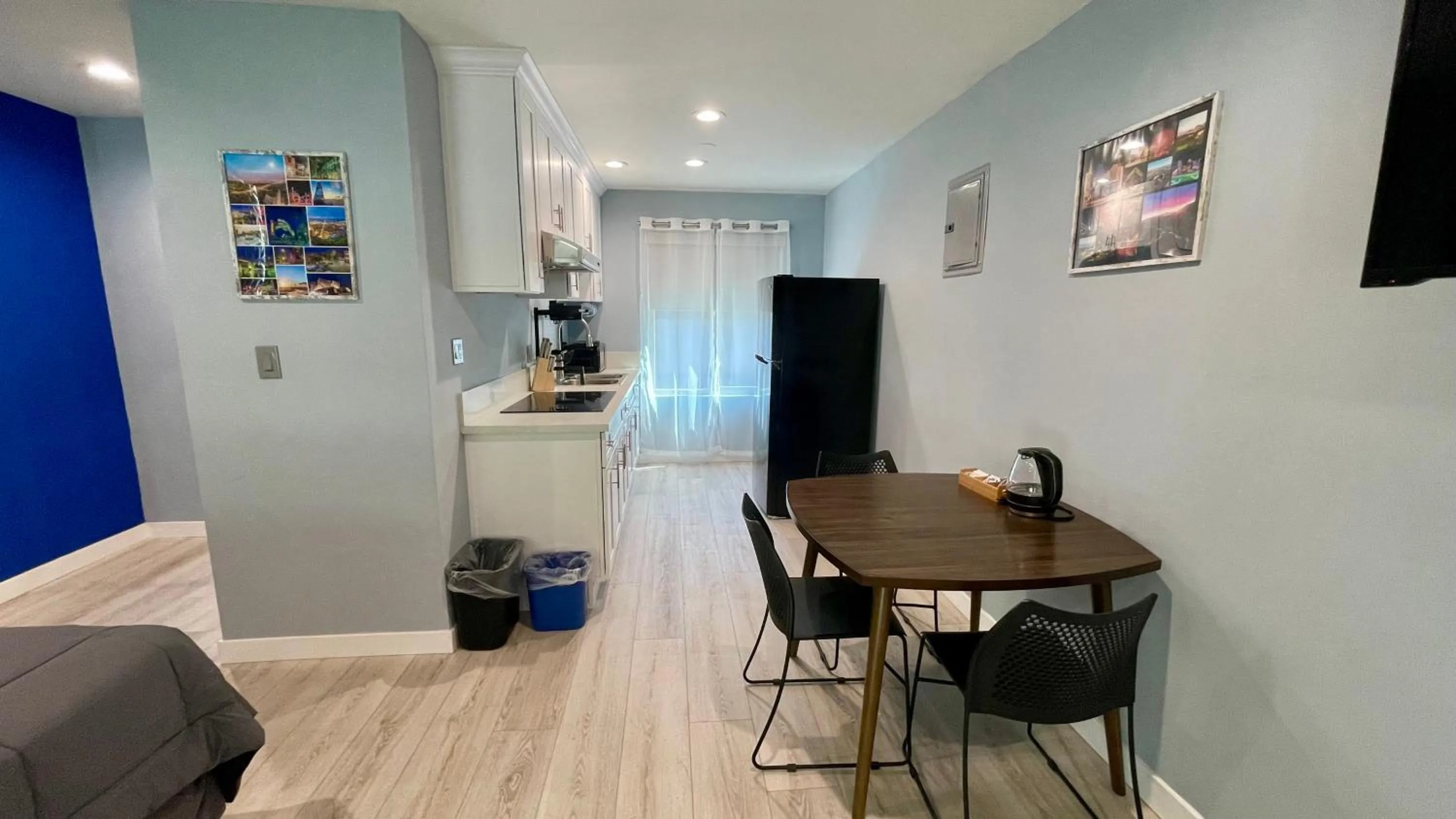 TV and multimedia in Quintessence ApartHotel