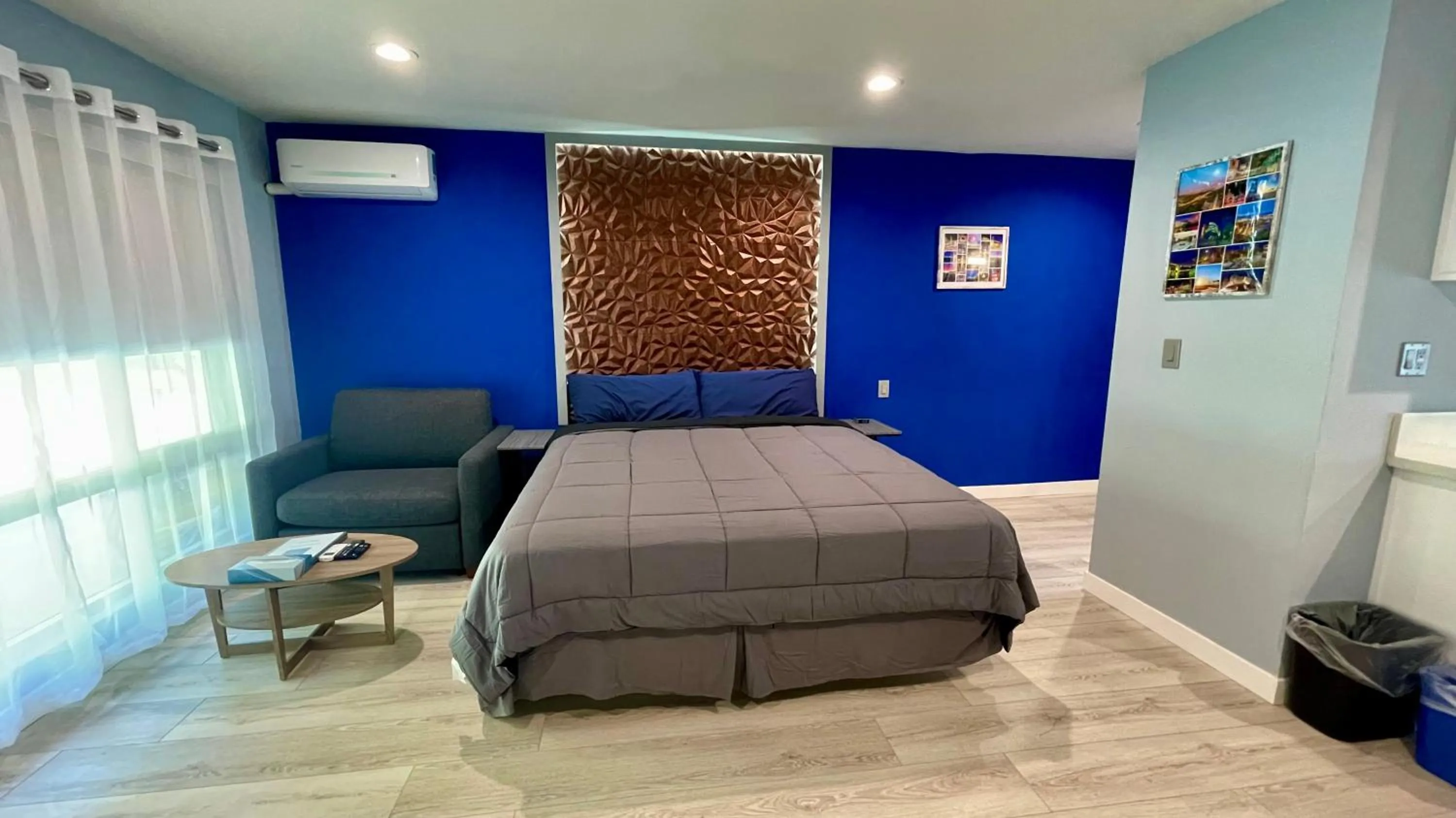 Bed in Quintessence ApartHotel