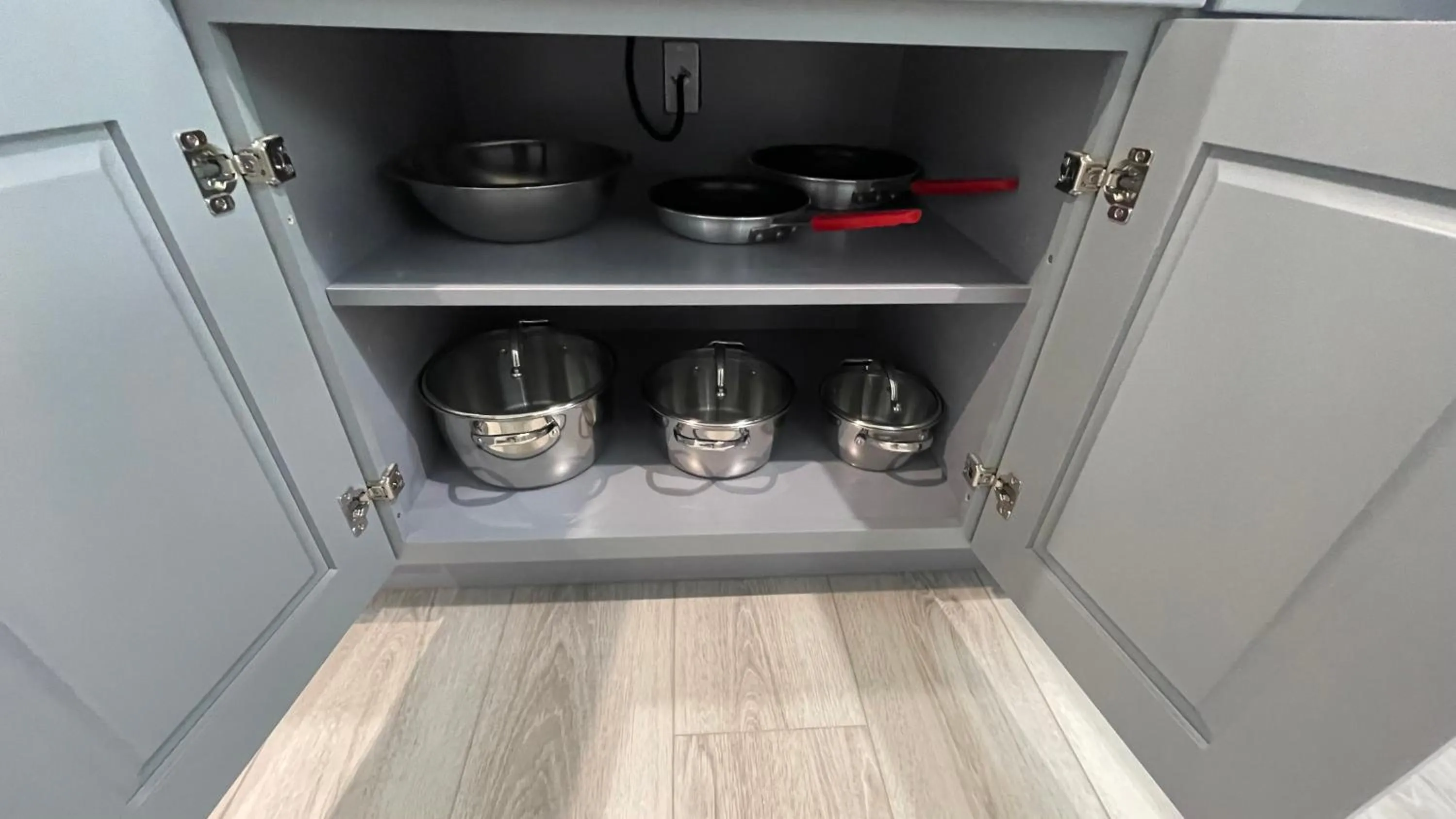 Kitchen or kitchenette in Quintessence ApartHotel