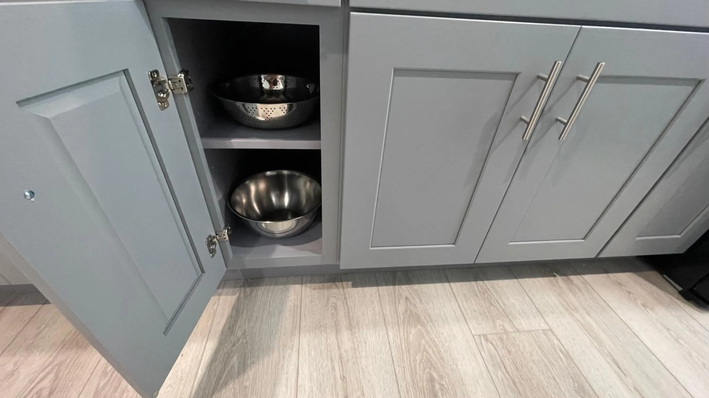 Kitchen or kitchenette in Quintessence ApartHotel