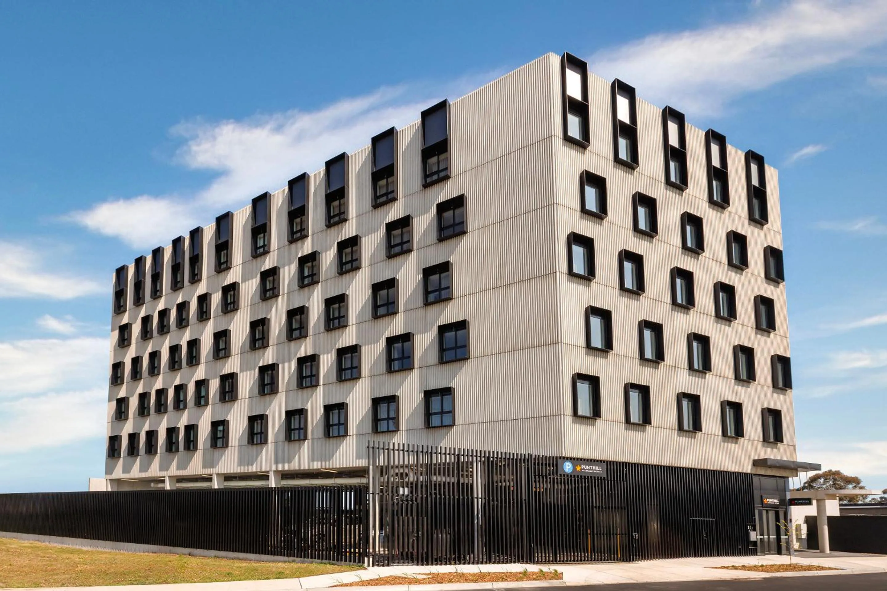 Property building in Punthill Sunshine
