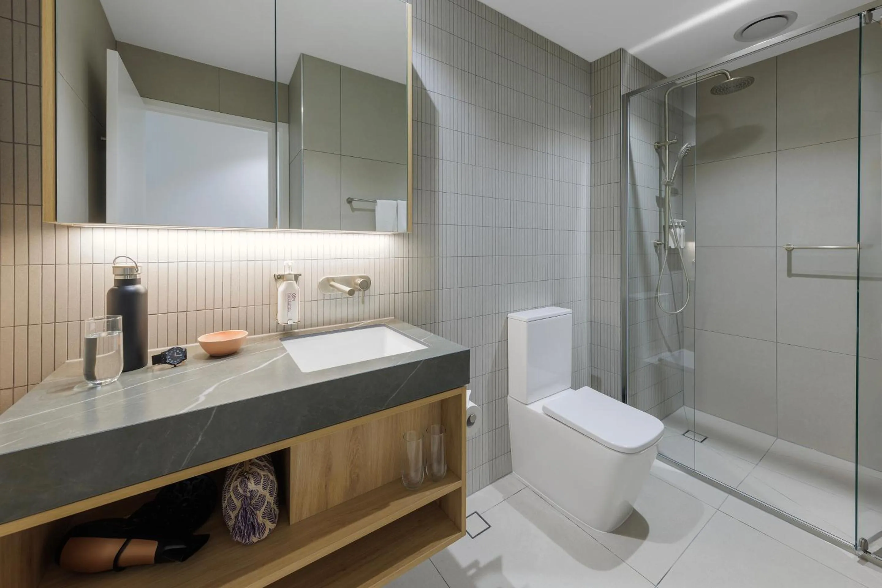 Shower in Punthill Sunshine