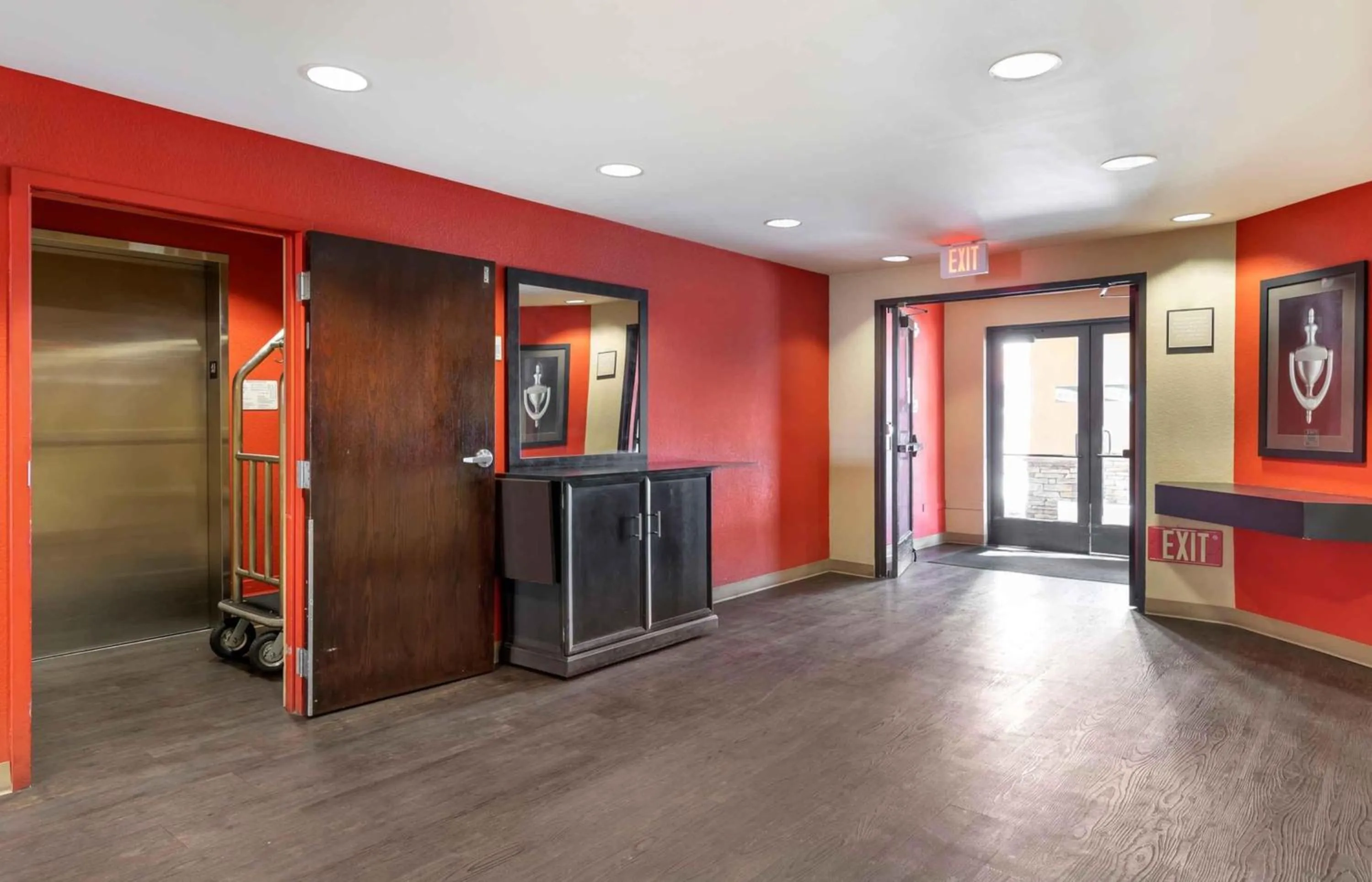 elevator in Relax Suites Extended Stay - La Mirada