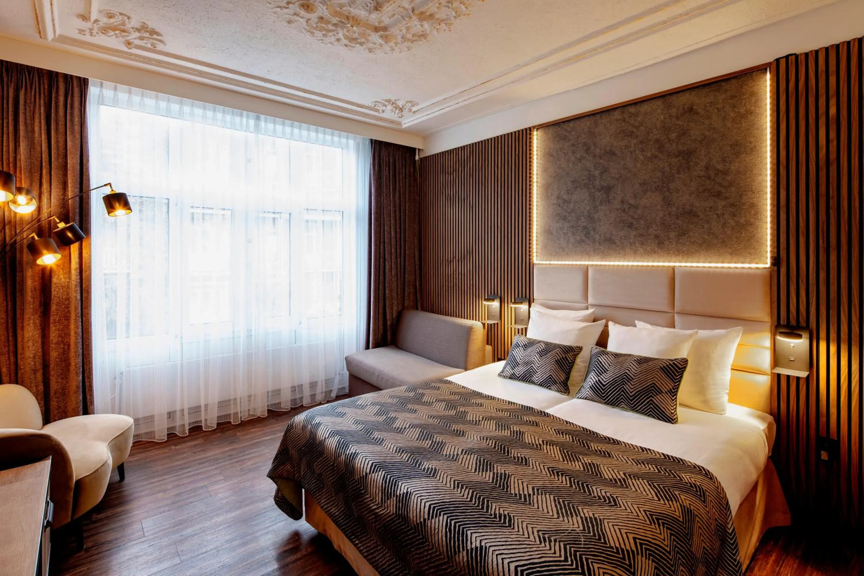 Photo of the whole room, Bed in Jupiter Hotel