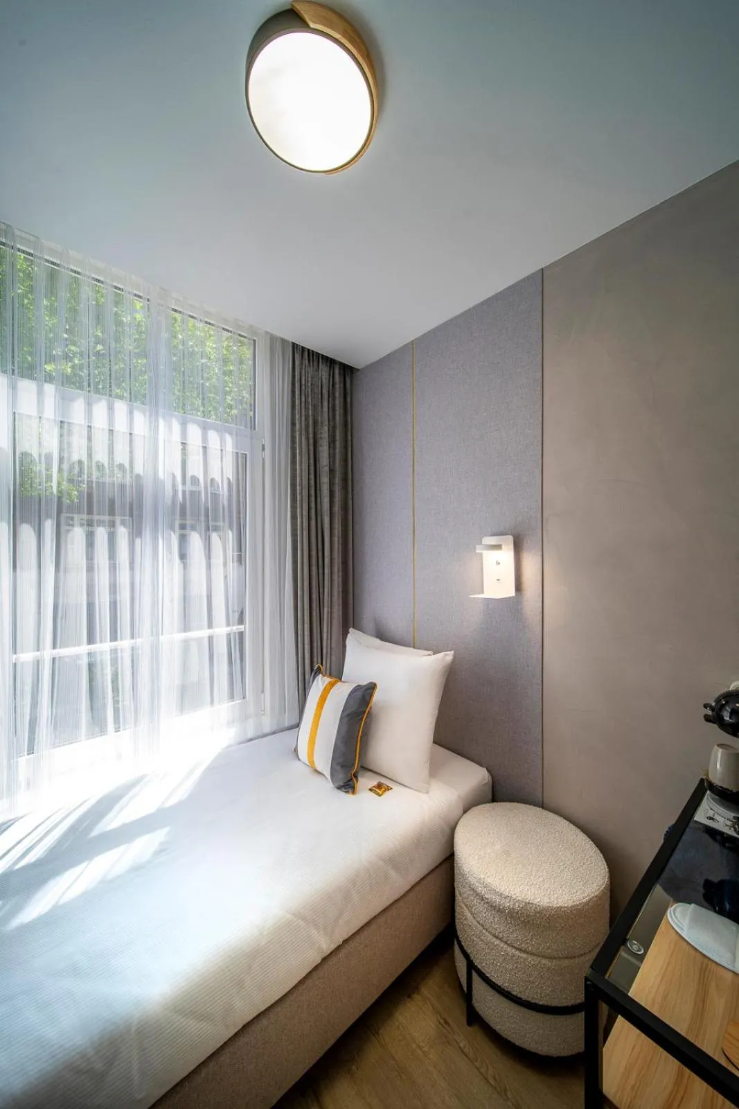 Bed in Jupiter Hotel