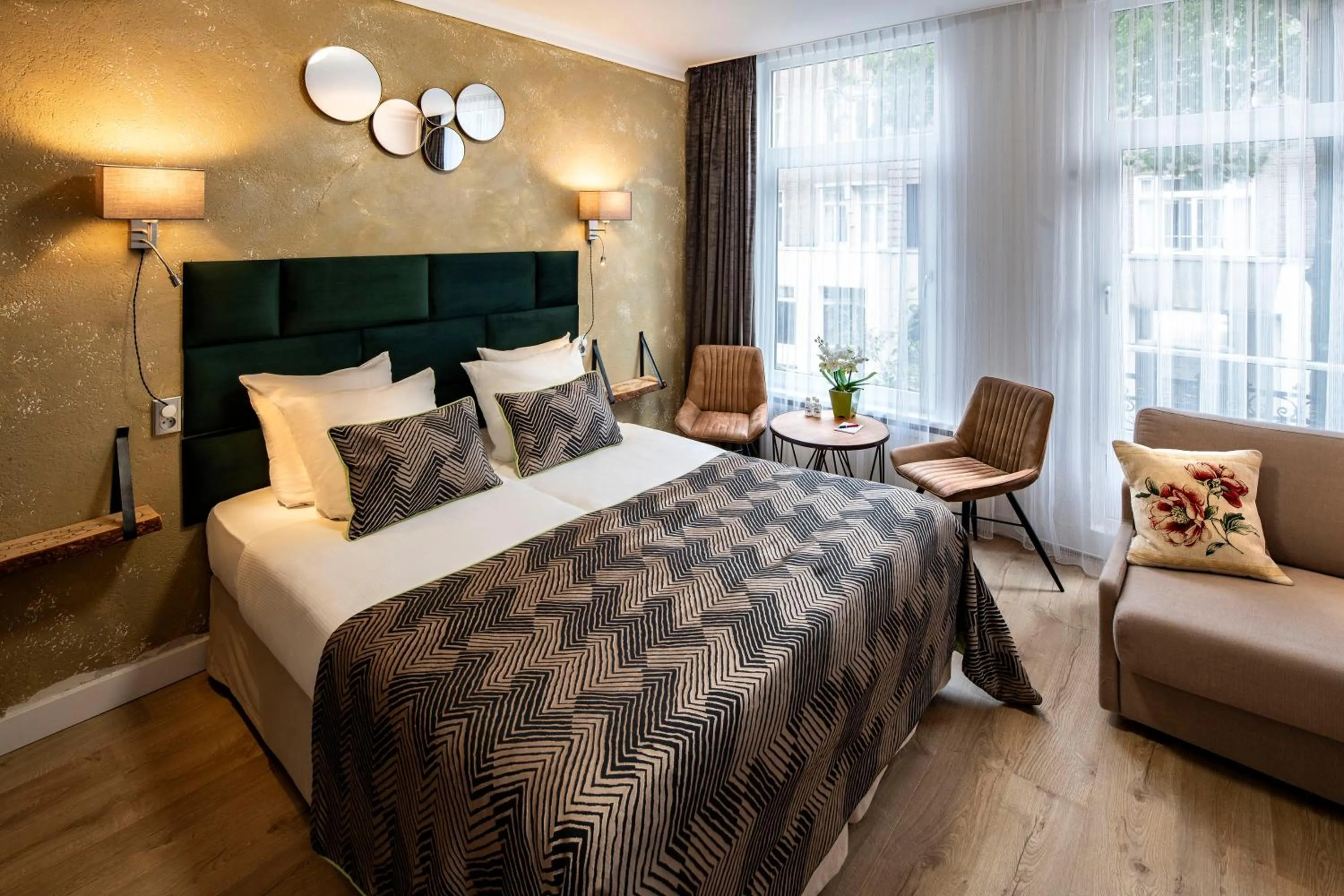 Bedroom, Bed in Jupiter Hotel