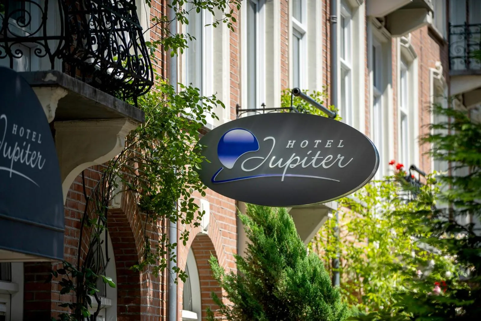 Property building in Jupiter Hotel