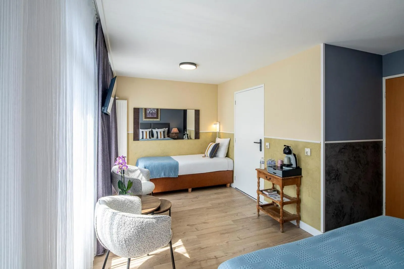 Bed in Jupiter Hotel