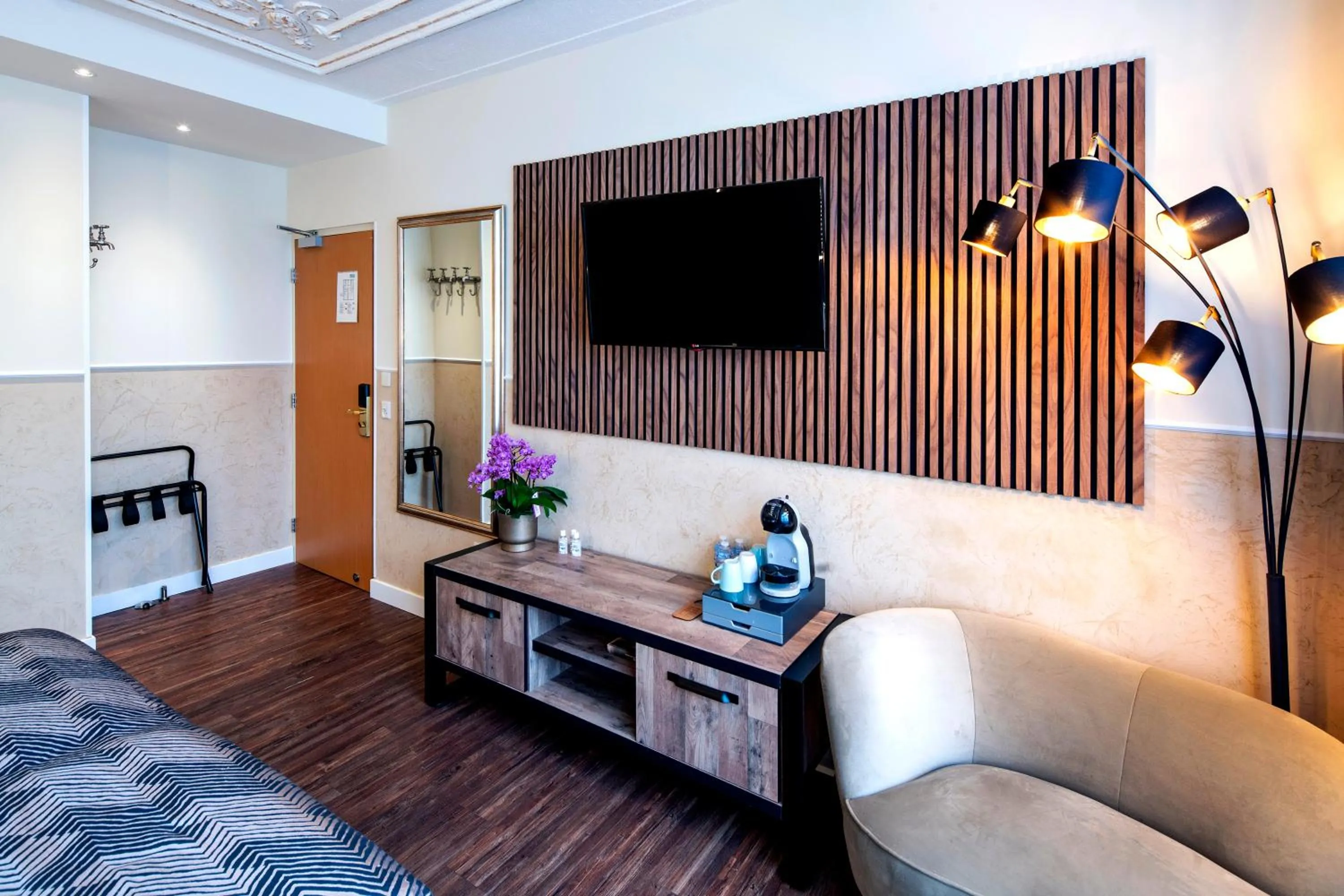 Seating area in Jupiter Hotel