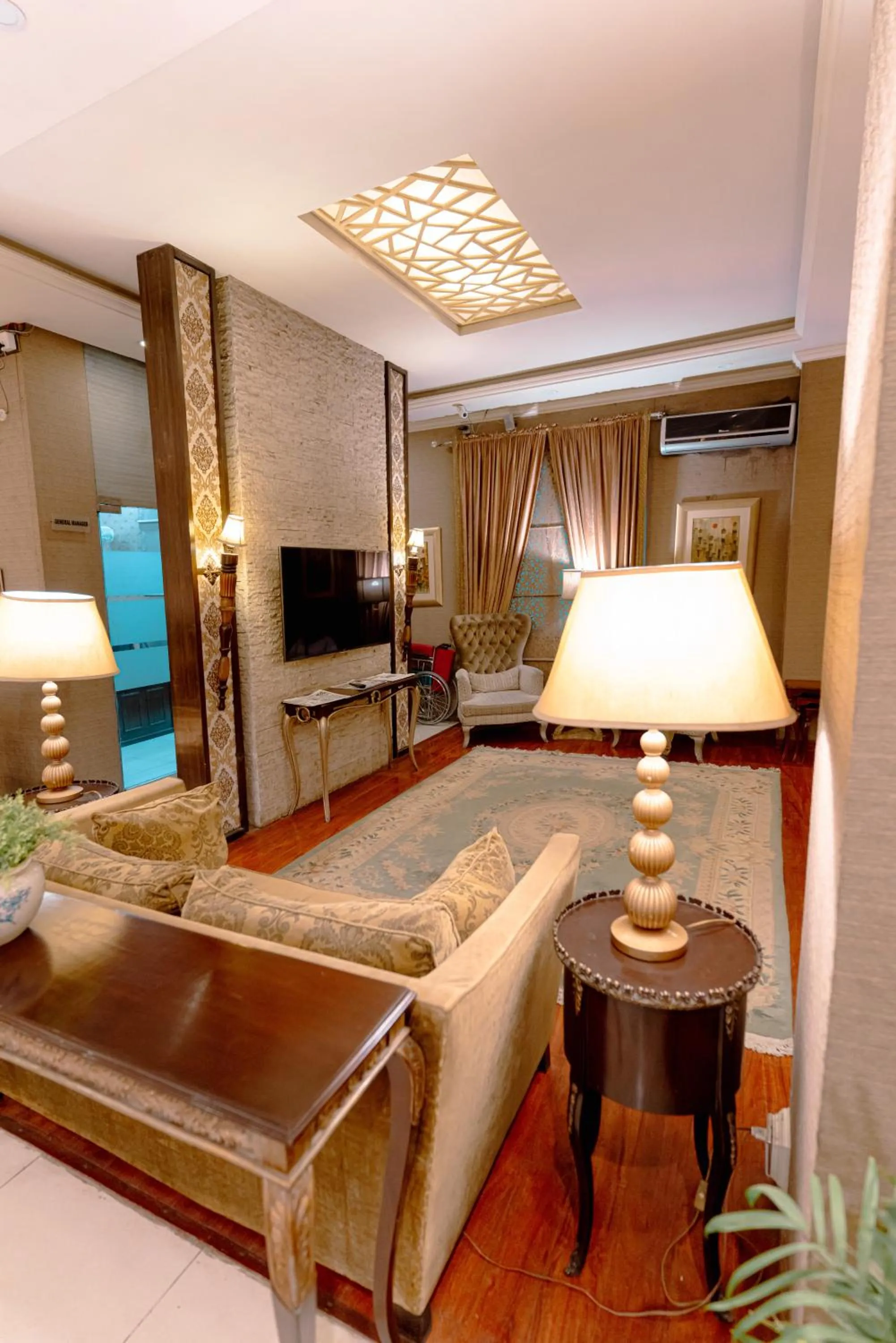 Bed in Shelton's Rezidor Peshawar