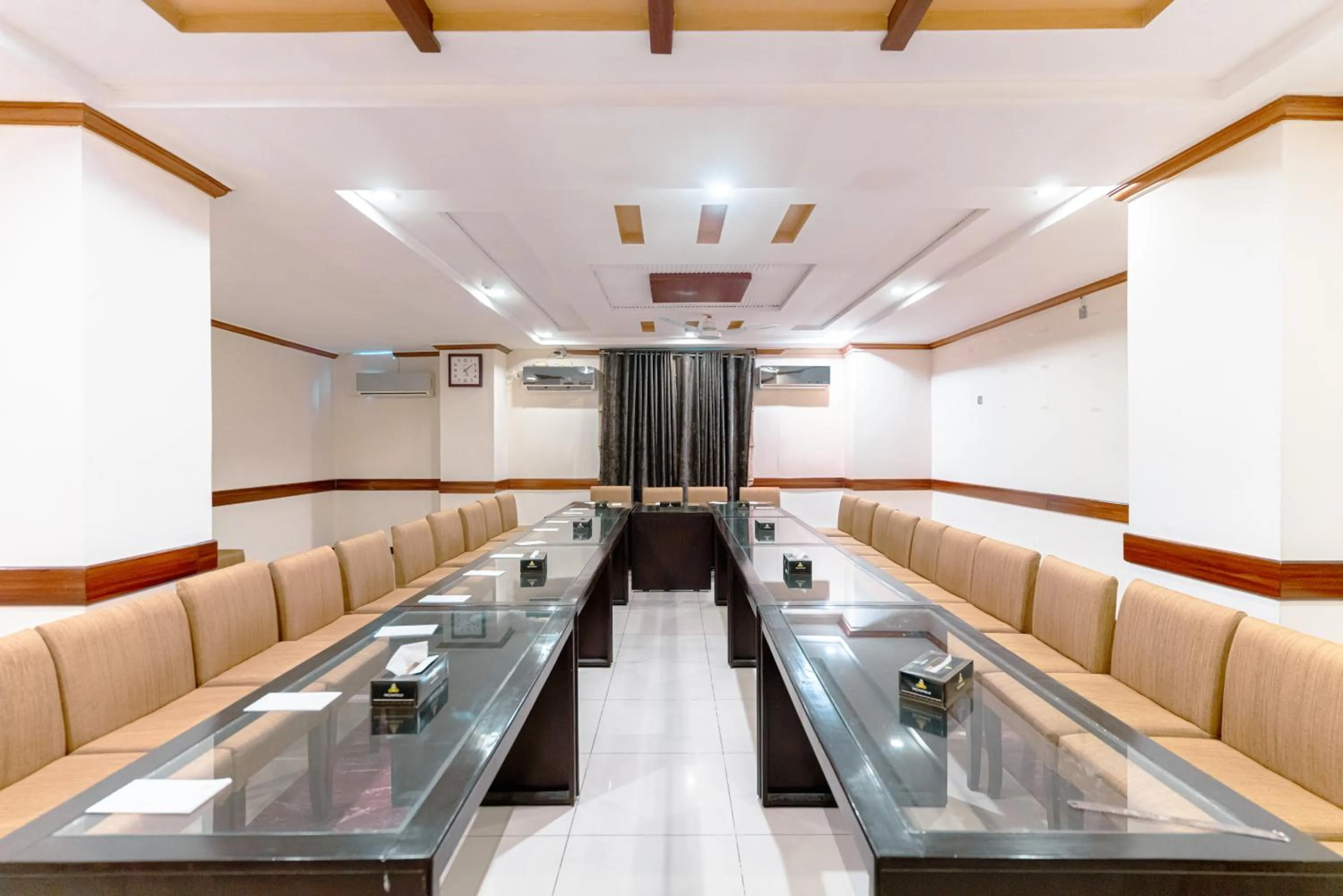 Shelton's Rezidor Peshawar