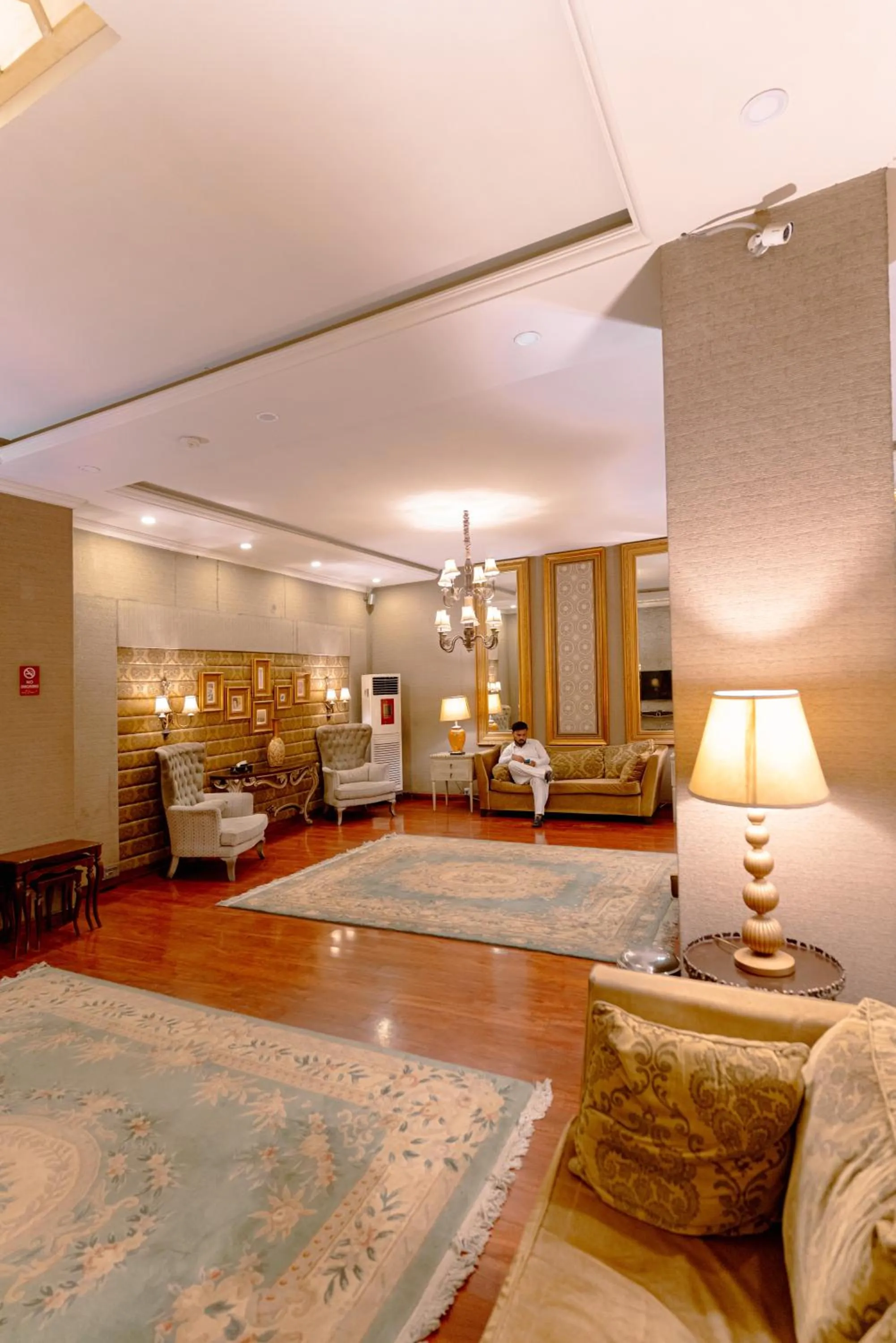 Bed in Shelton's Rezidor Peshawar