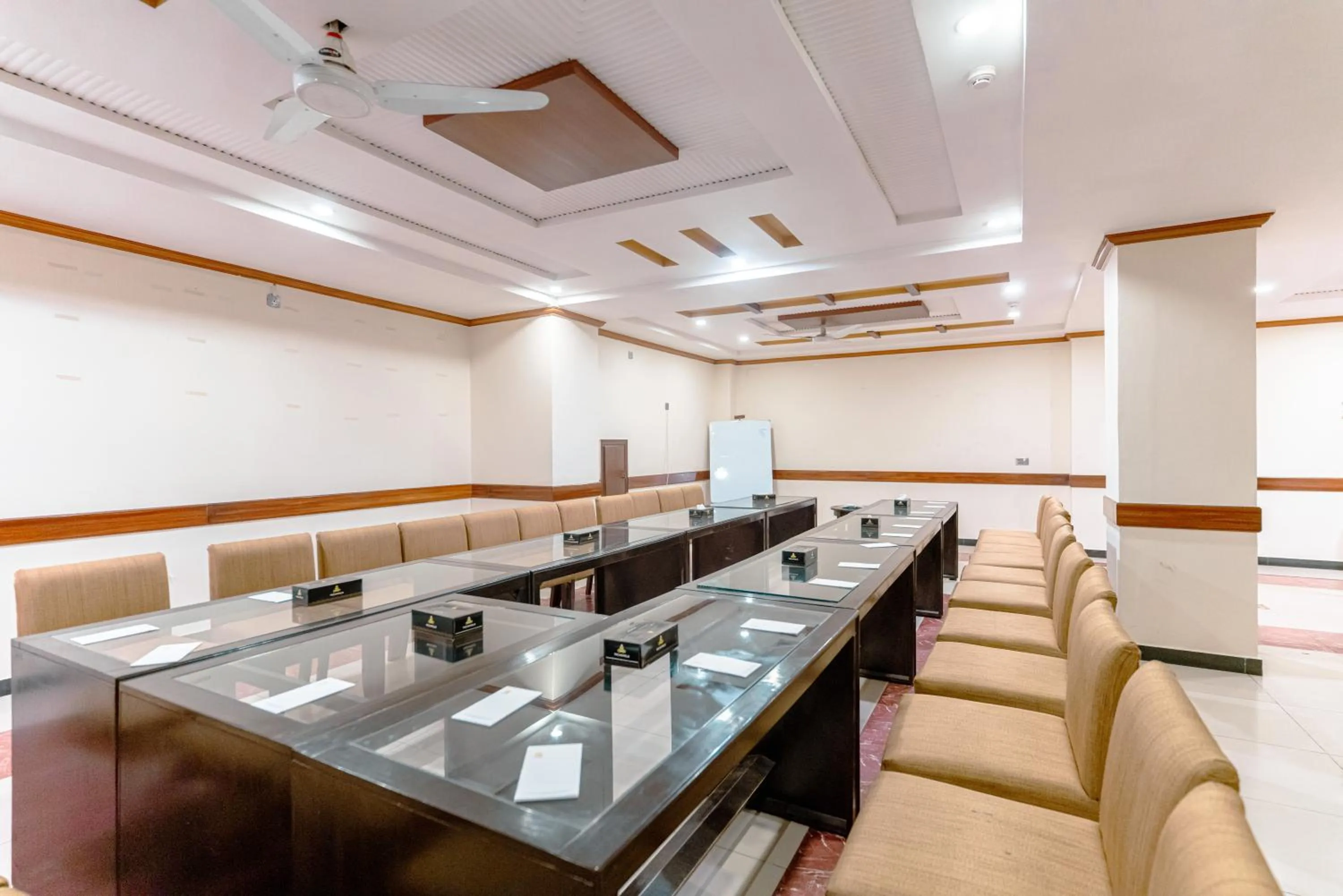 Meeting/conference room in Shelton's Rezidor Peshawar