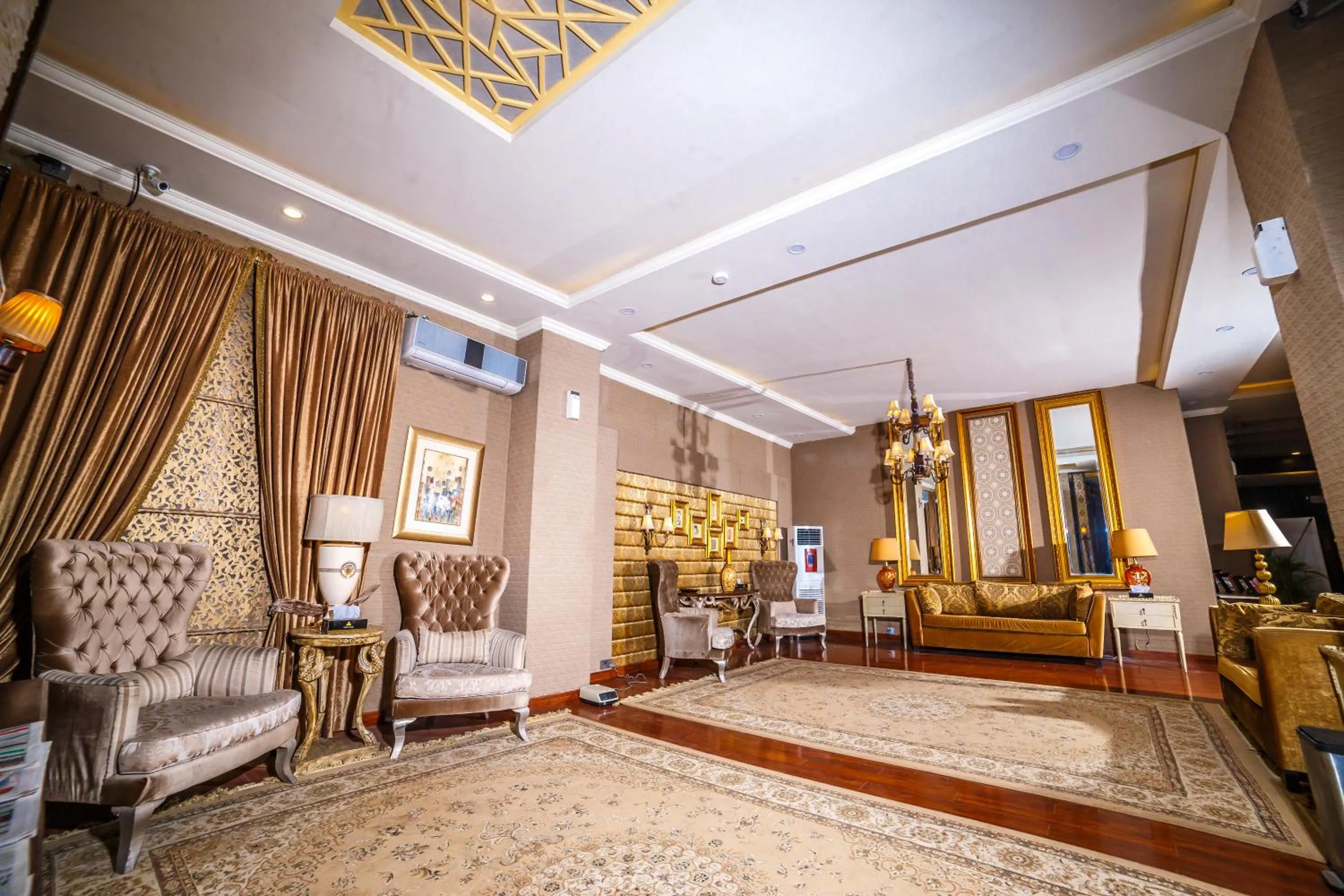 Shelton's Rezidor Peshawar