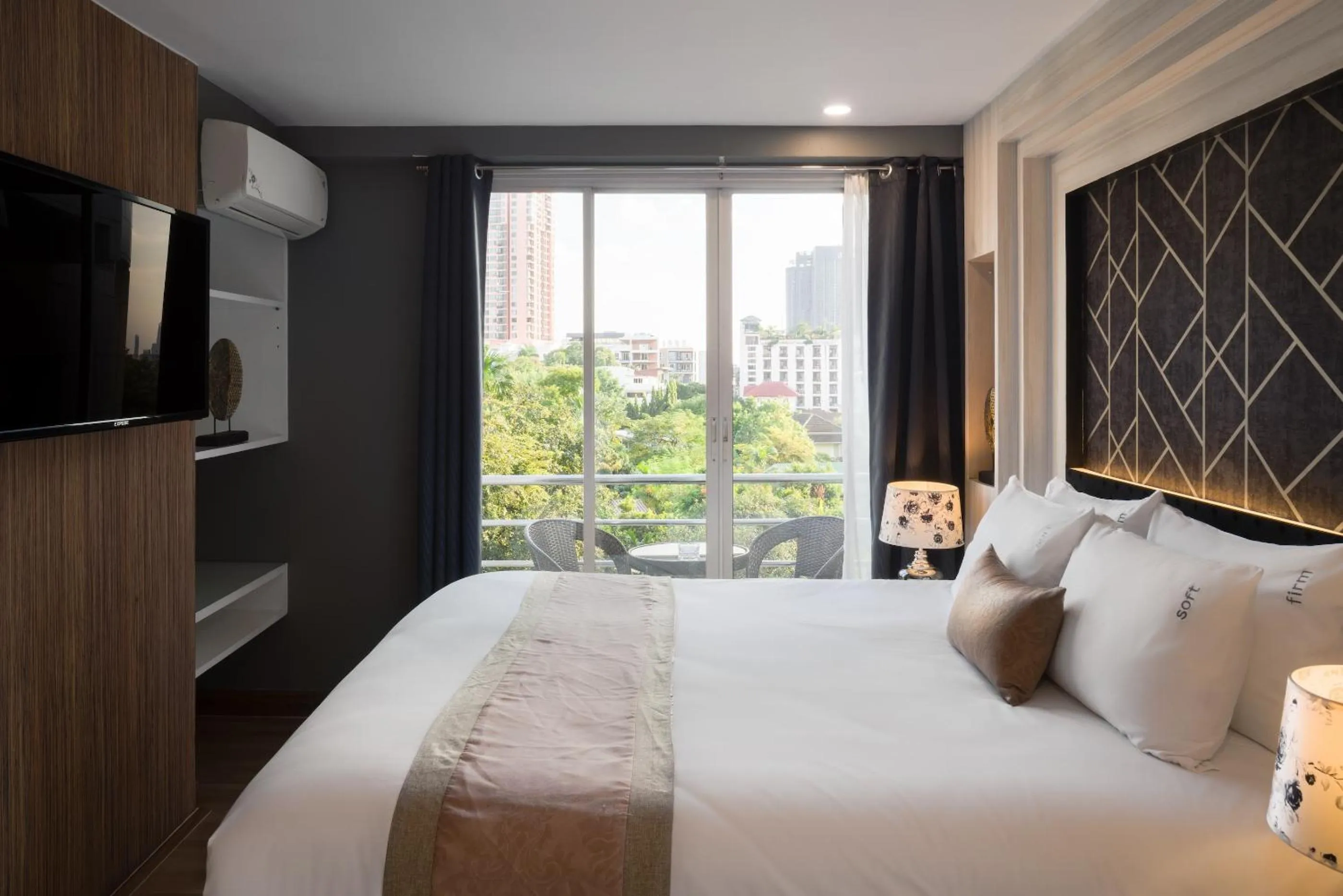 Bed in Aspira Suites Sukhumvit 20