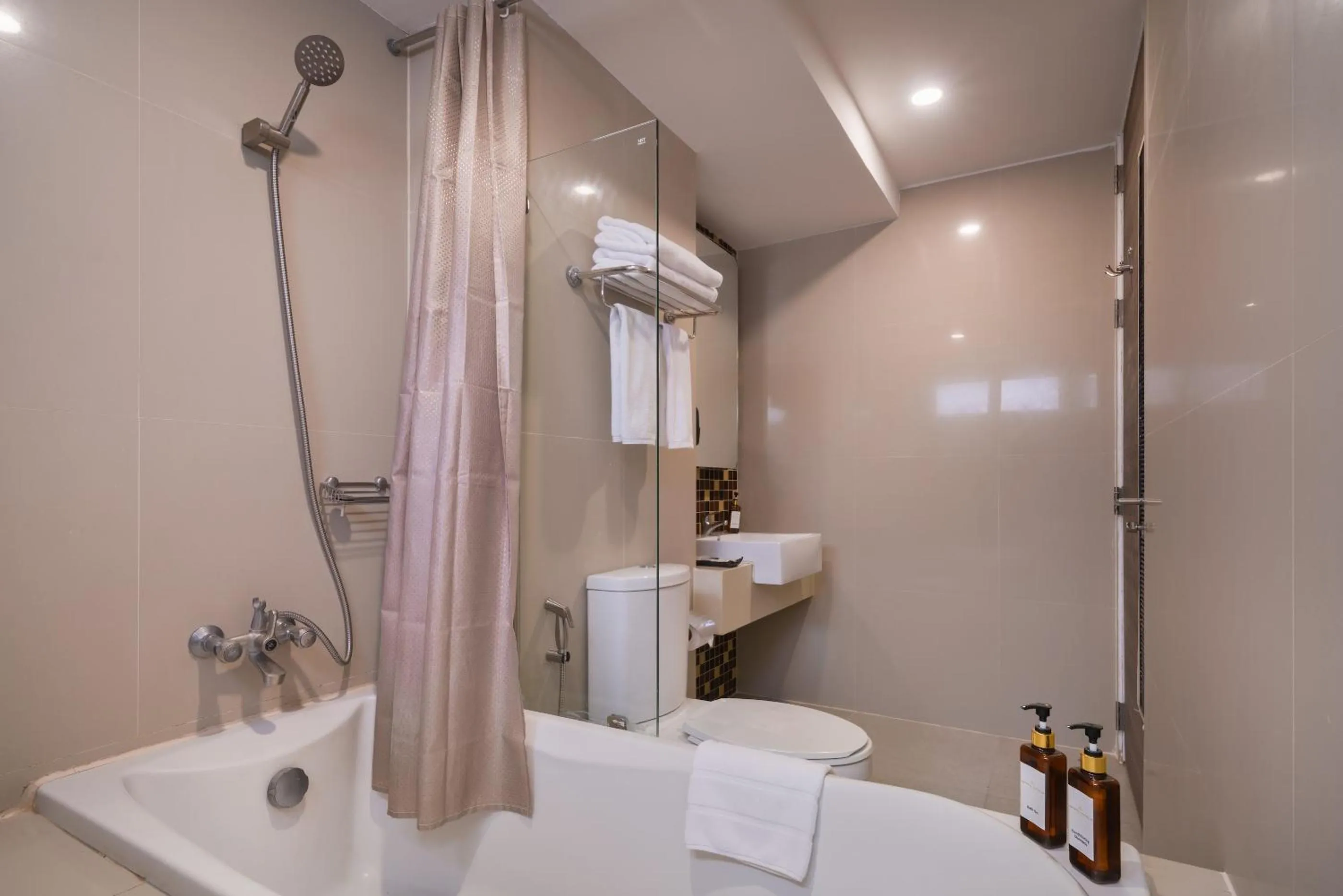 Shower in Aspira Suites Sukhumvit 20