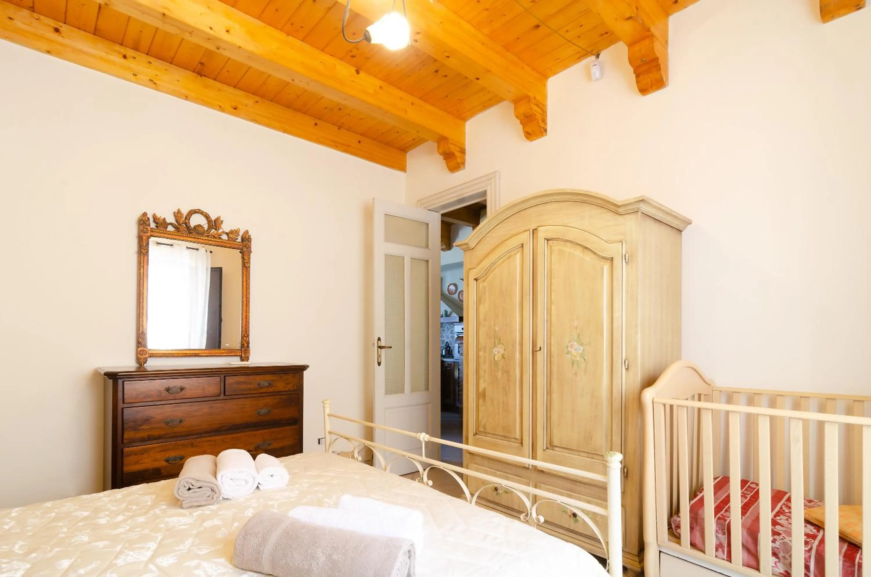 Bed in La Vecchia Torre - Villa panoramica in Collina
