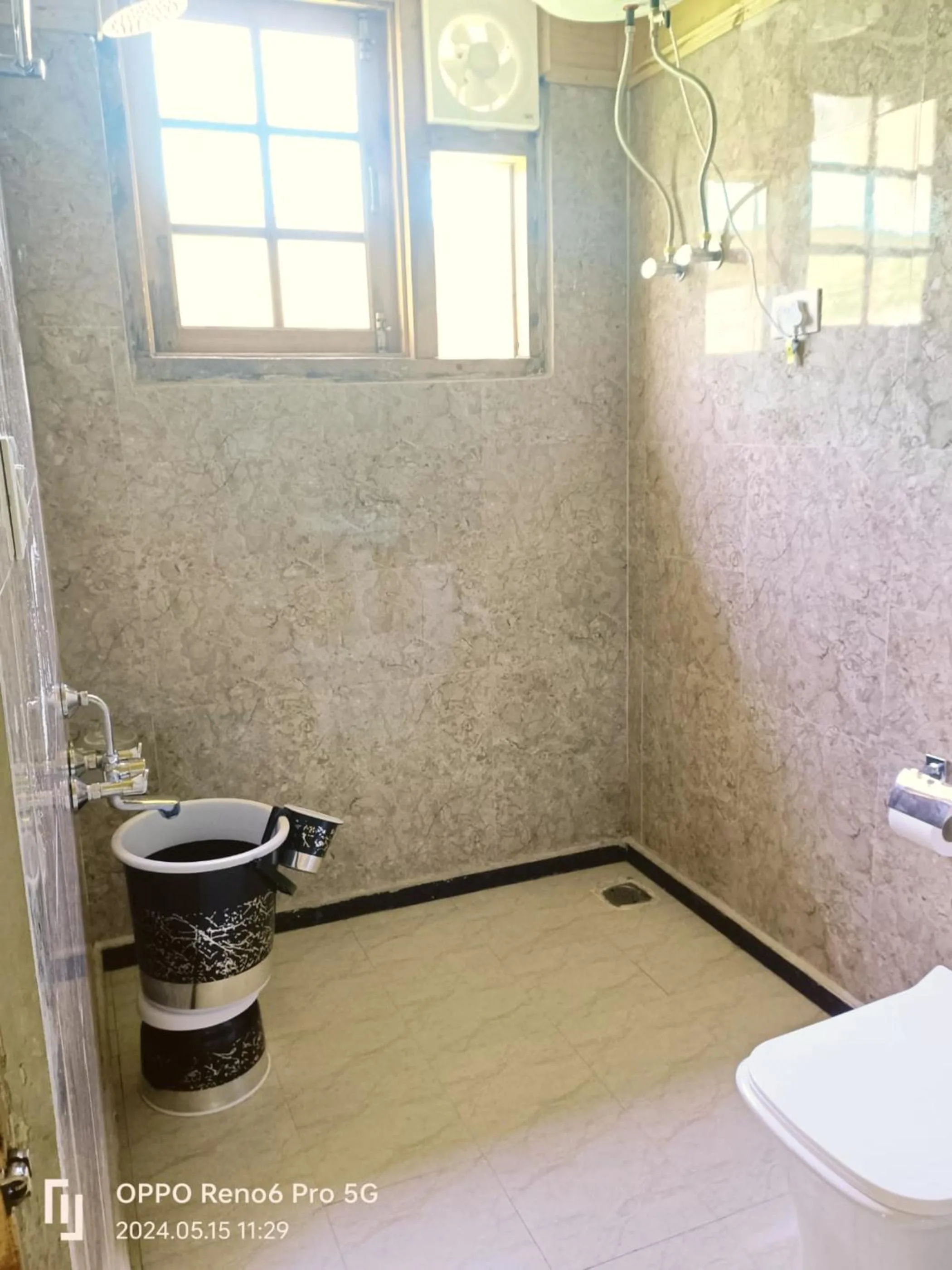 Deluxe King Room in Dawat-e-Drung by FrozenFall Resort