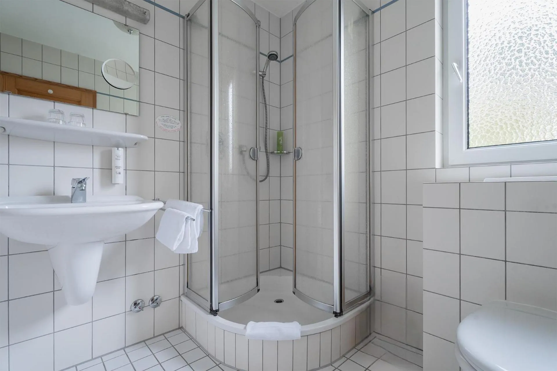 Shower in Hotel Sonne