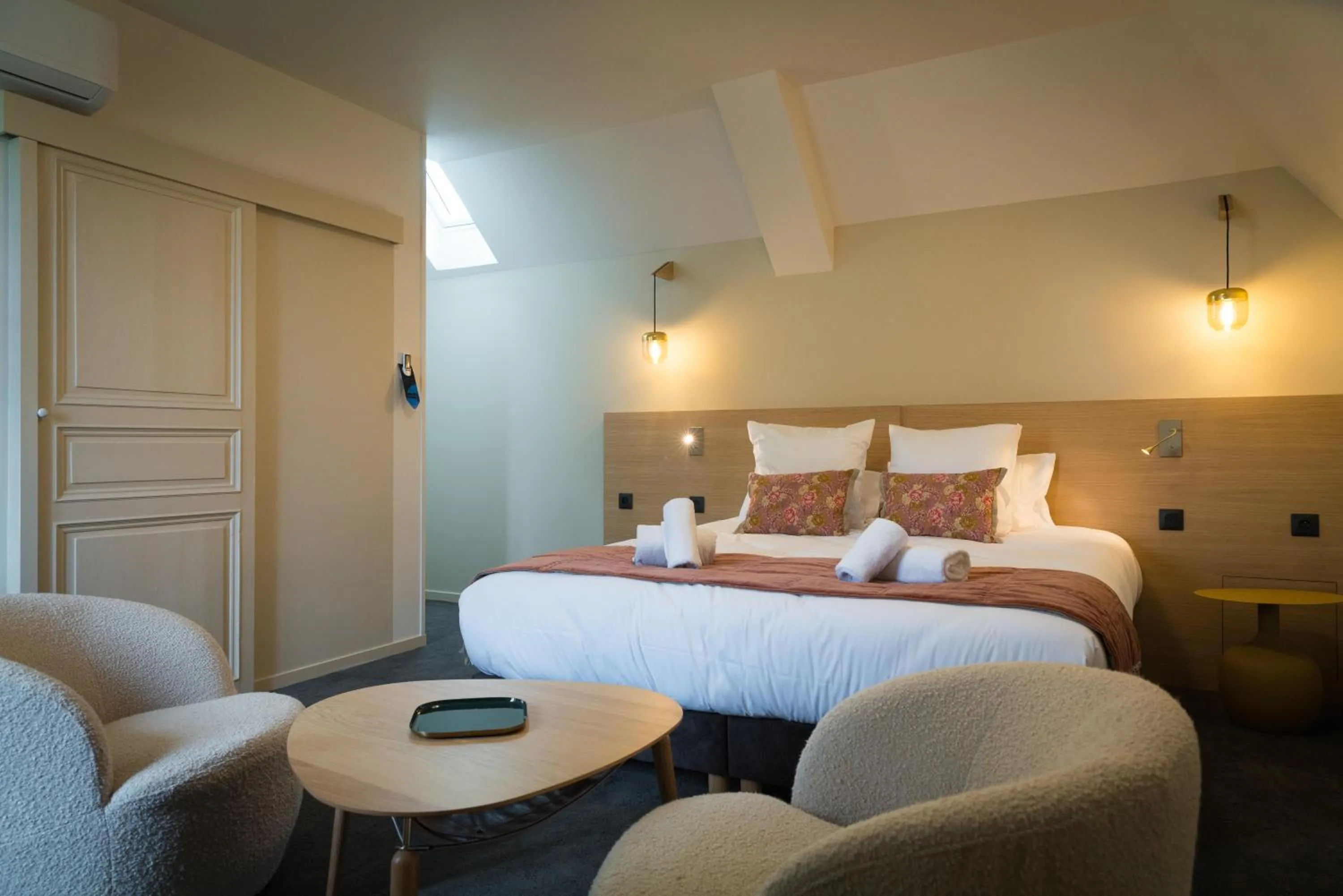 Photo of the whole room, Bed in Domaine de l'Ecorcerie