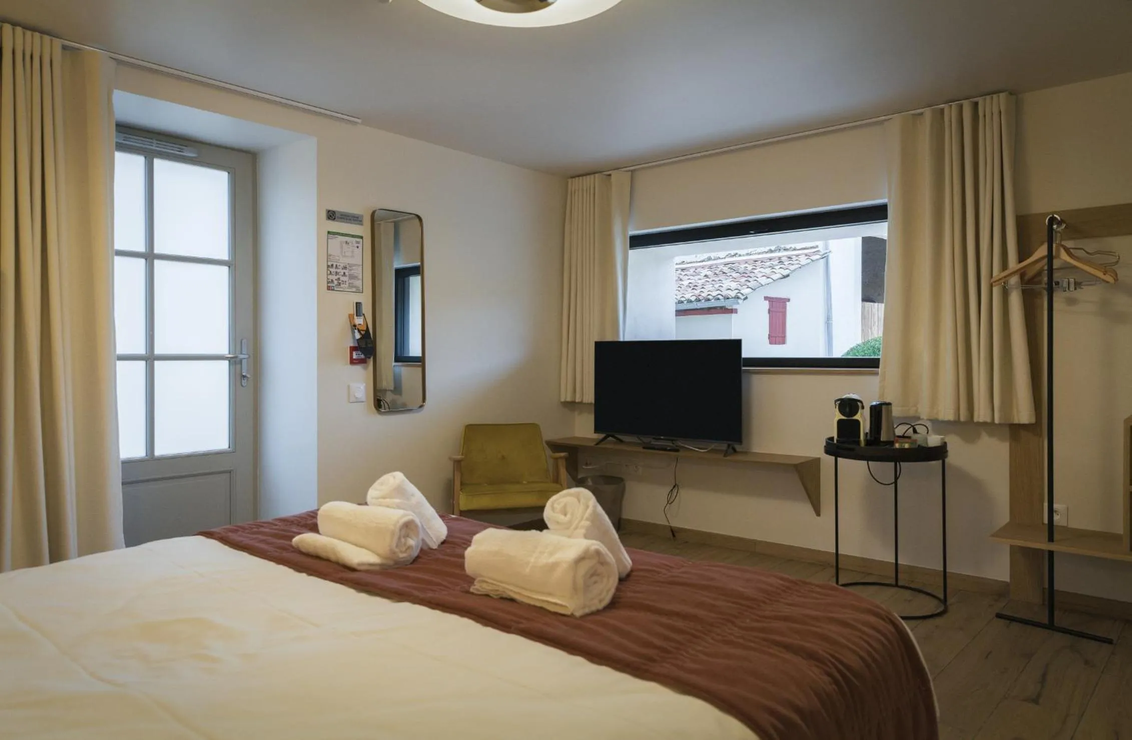 Photo of the whole room, Bed in Domaine de l'Ecorcerie