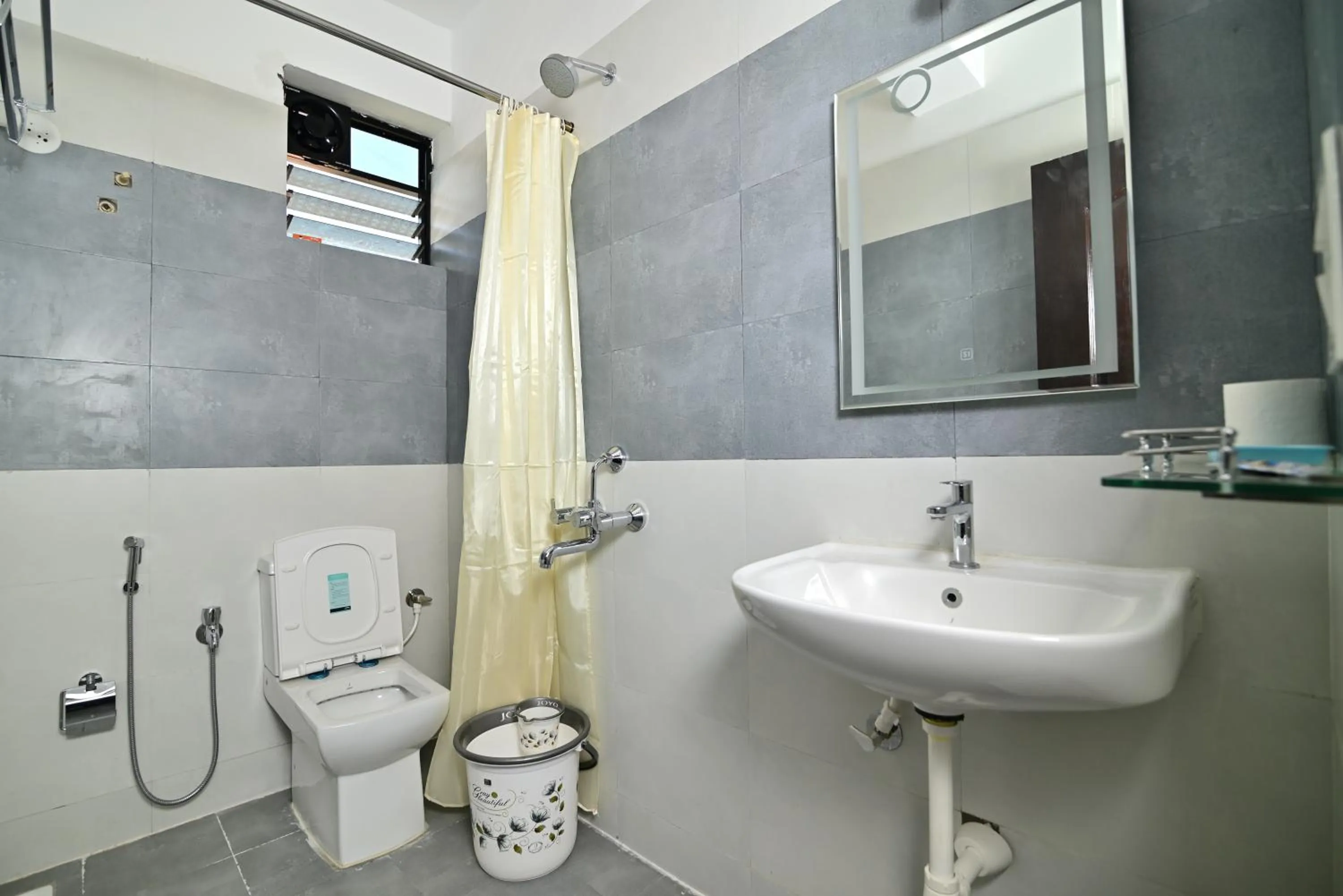 Bathroom in Q lite Calangute