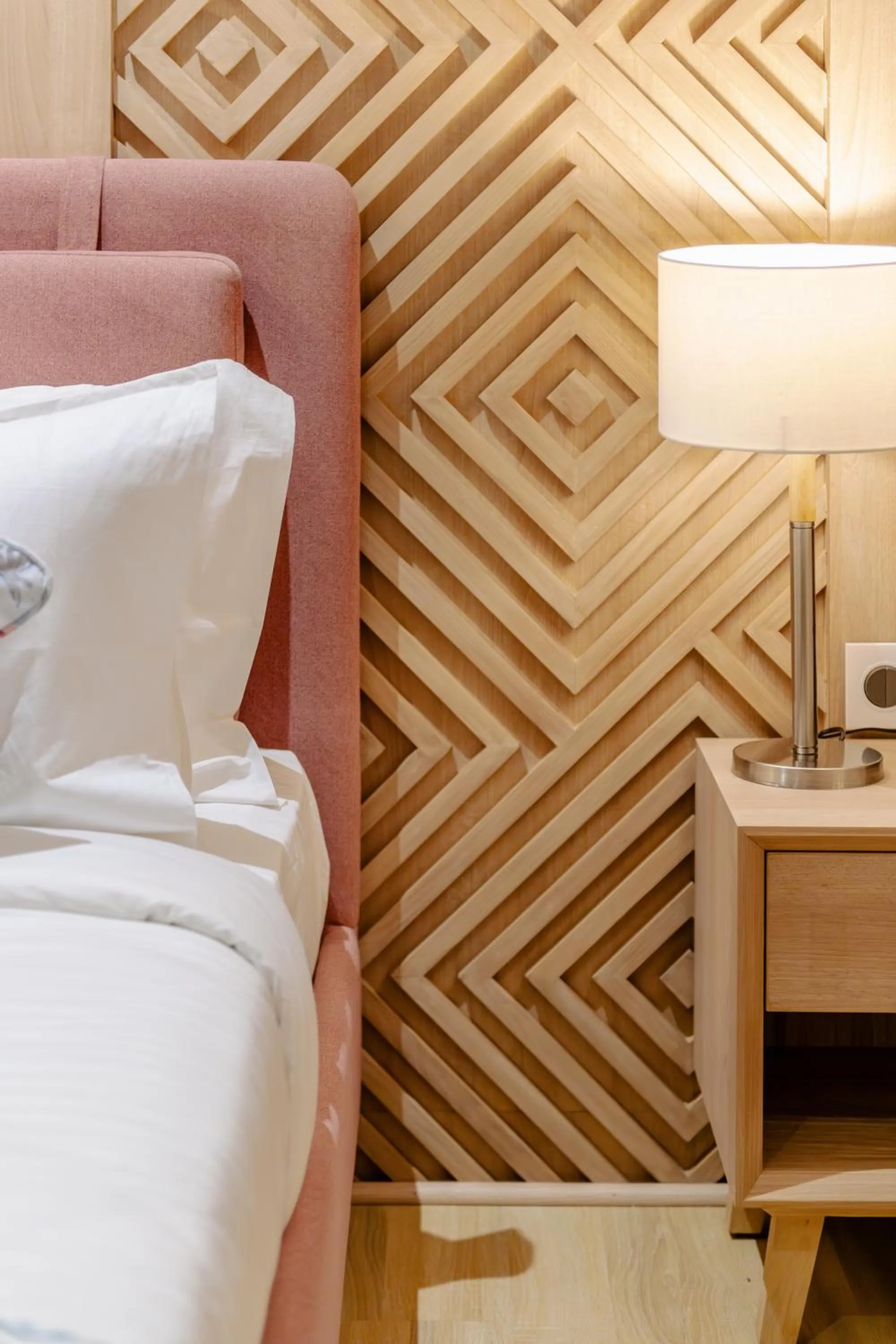 hair dresser, Bed in Signature Hotel