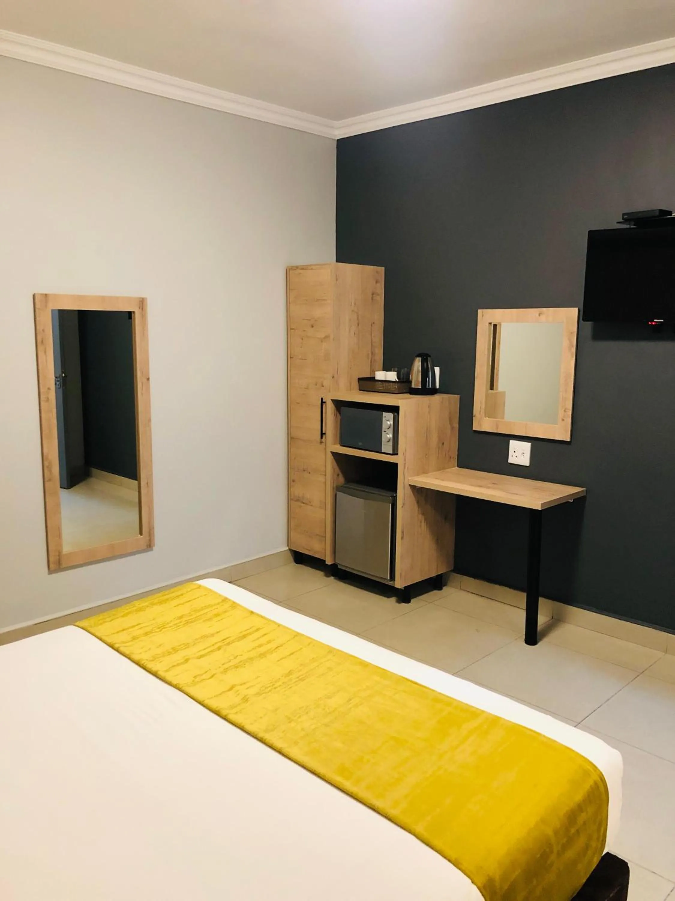 Bed in Bayside Self Catering and Hotel 14 Monty Naicker Pinestreet Durban