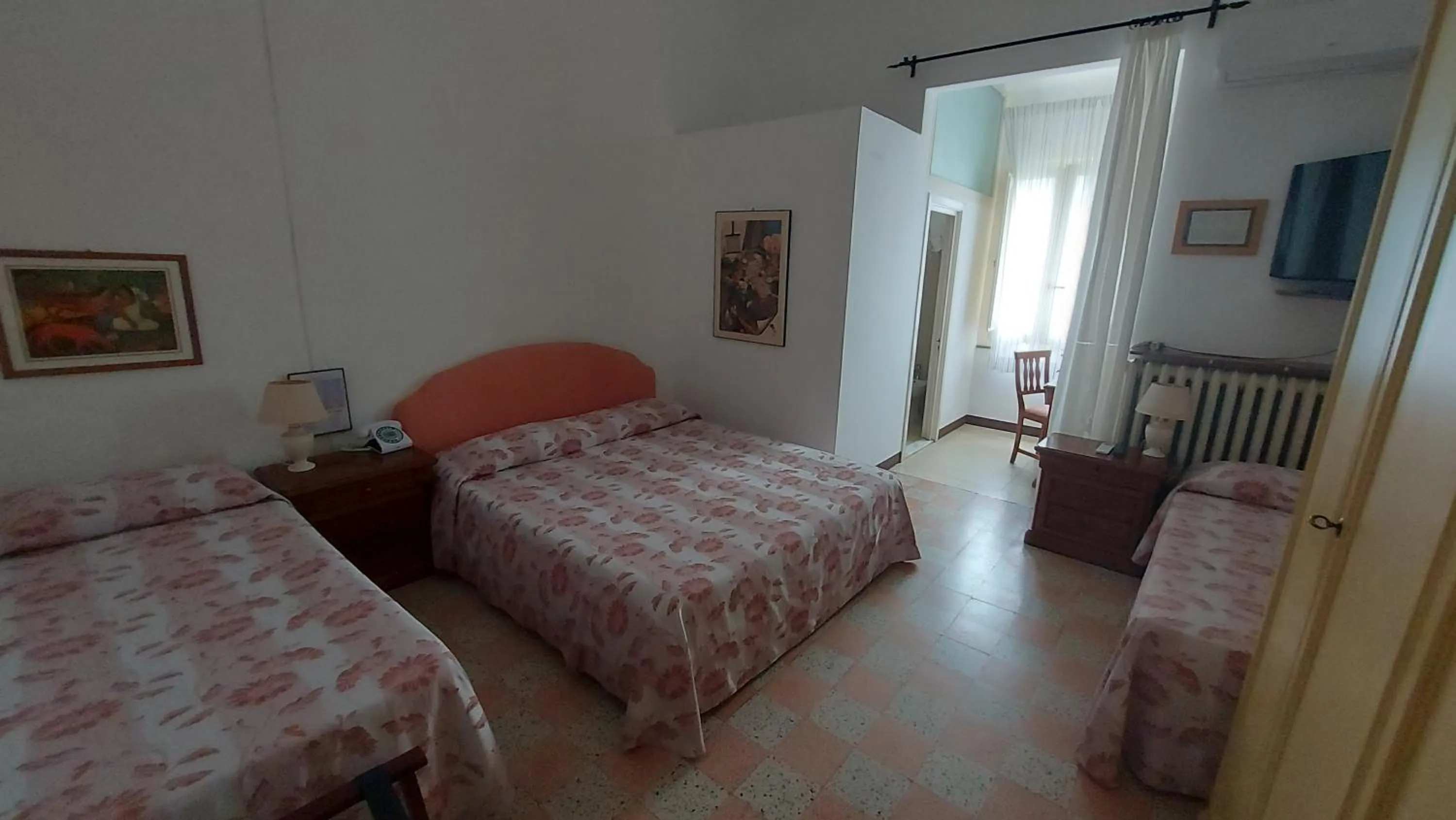 Bed in Albergo Regina