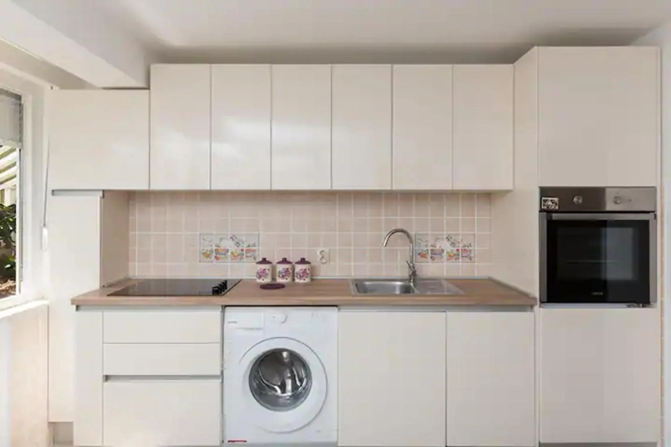 Kitchen or kitchenette in Studio Apartment Lemon