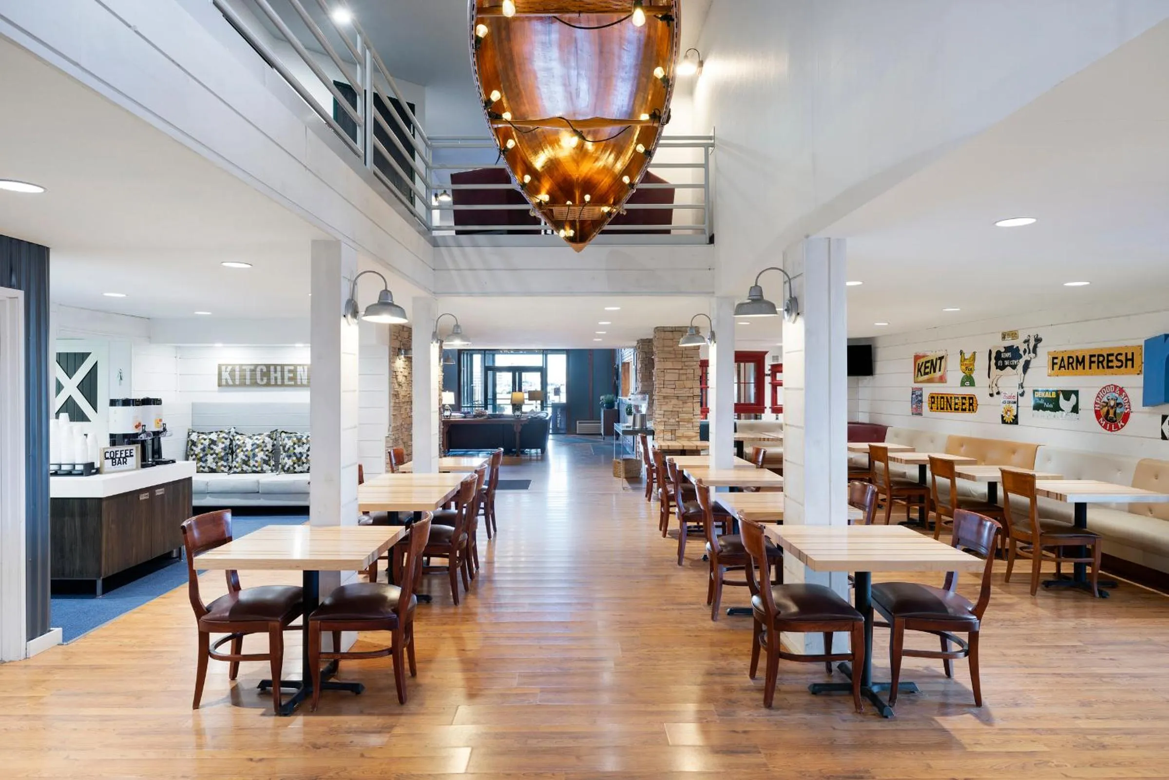 Restaurant/places to eat in Redwood Lodge