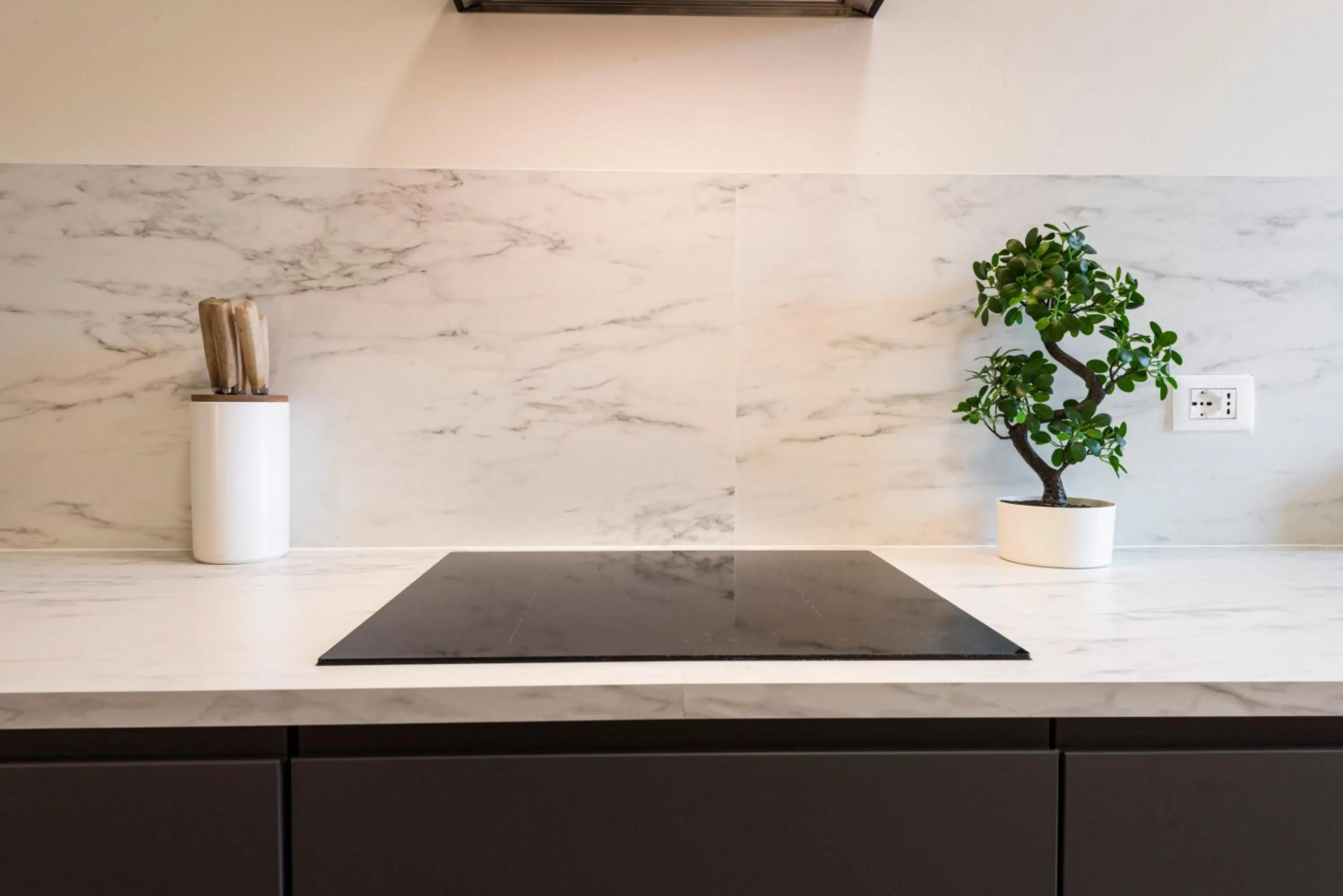 Kitchen or kitchenette in Guido Monaco by Mmega