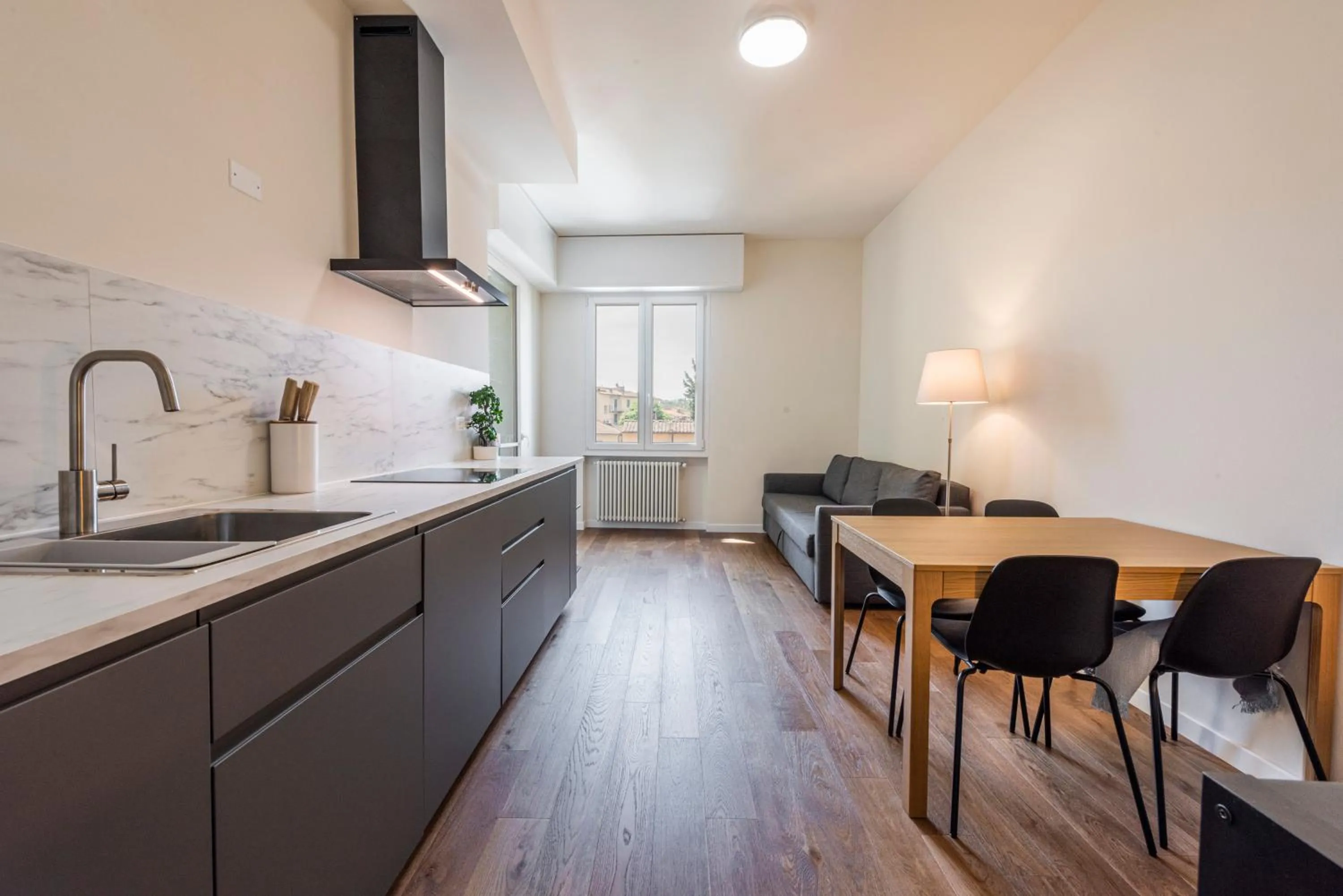 Kitchen or kitchenette in Guido Monaco by Mmega