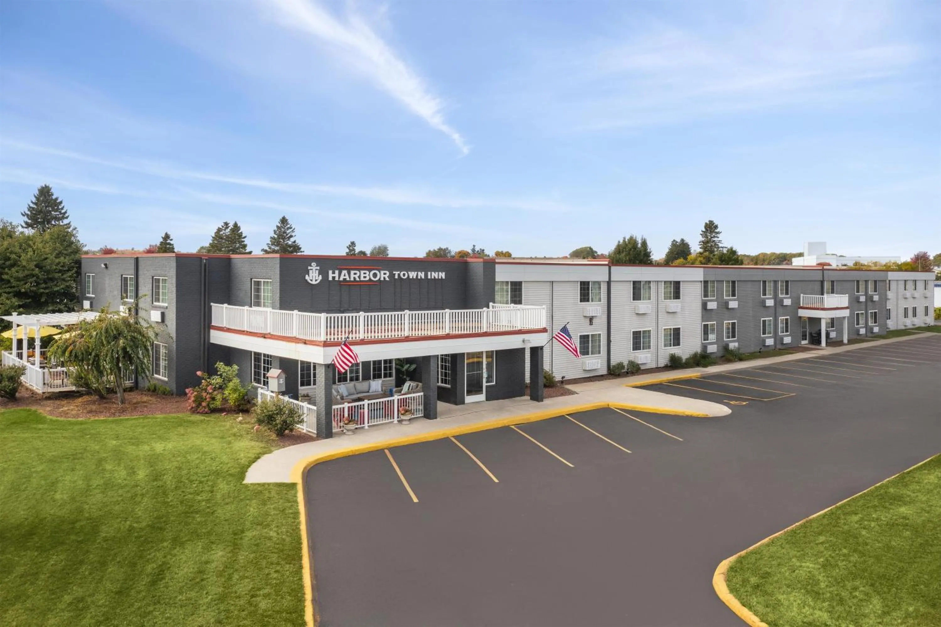 Property building in Harbor Town Inn, BW Signature Collection