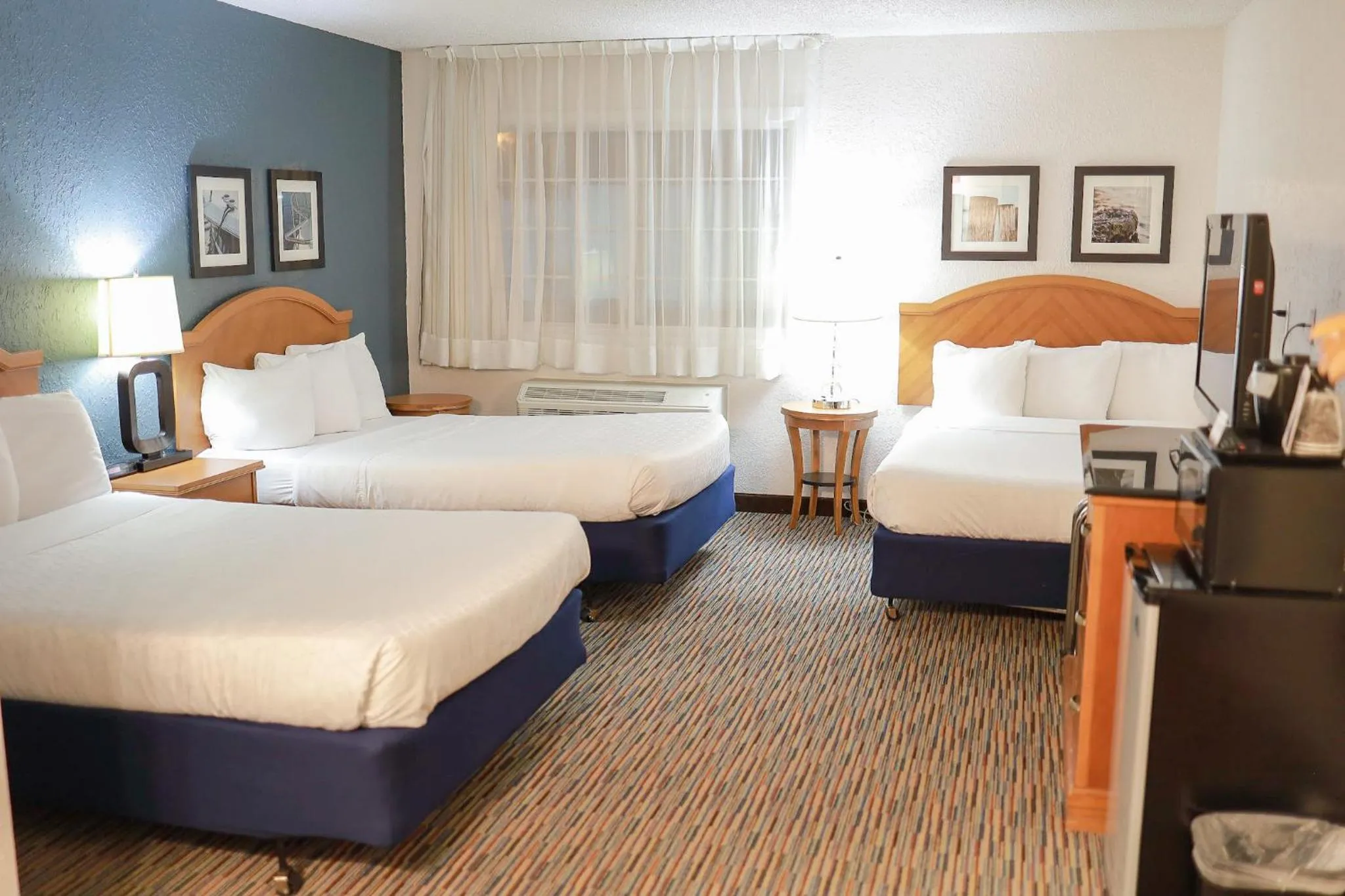 Bedroom, Bed in Harbor Town Inn, BW Signature Collection