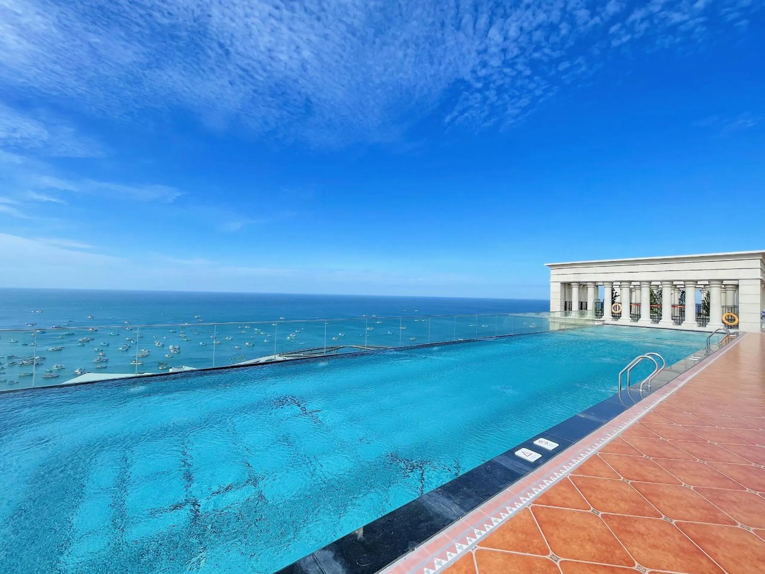 Swimming pool in We Young Apartments by HOFs - Fireworks & Ocean view