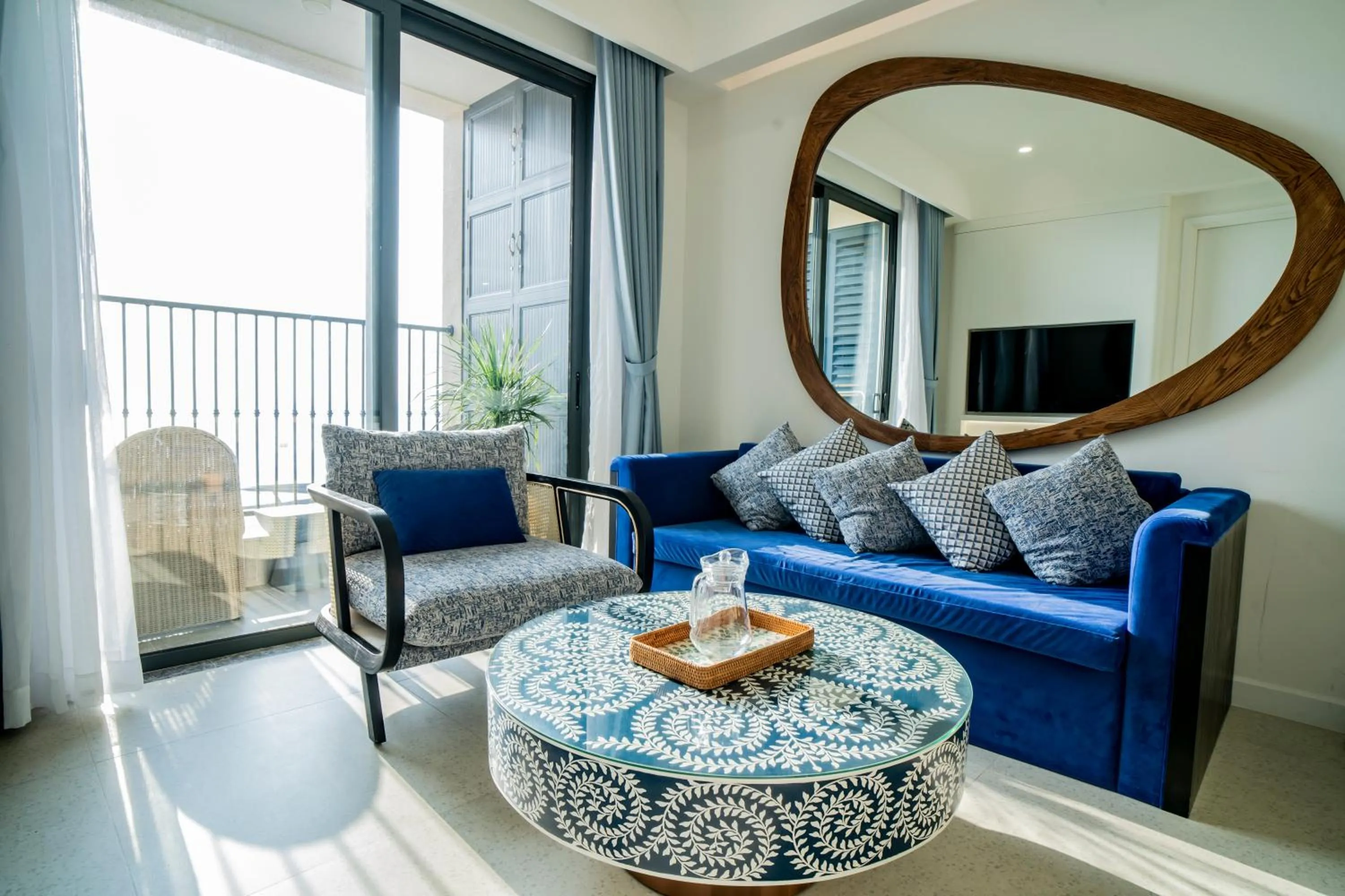 Seating area in We Young Apartments by HOFs - Fireworks & Ocean view