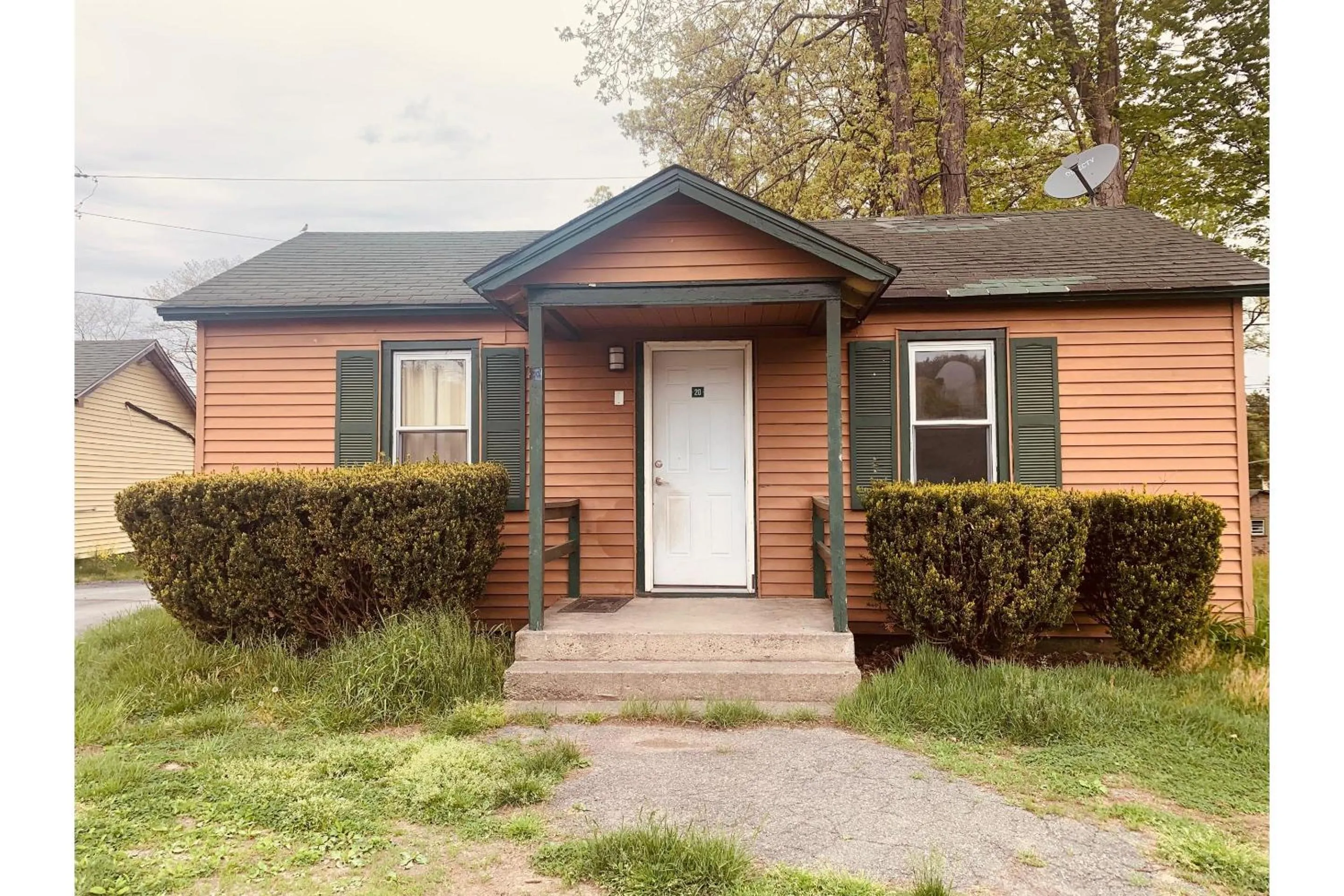 Studio with Kitchen in Werry's Cottages and Pub By OYO East Stroudsborg - Weekly Stays