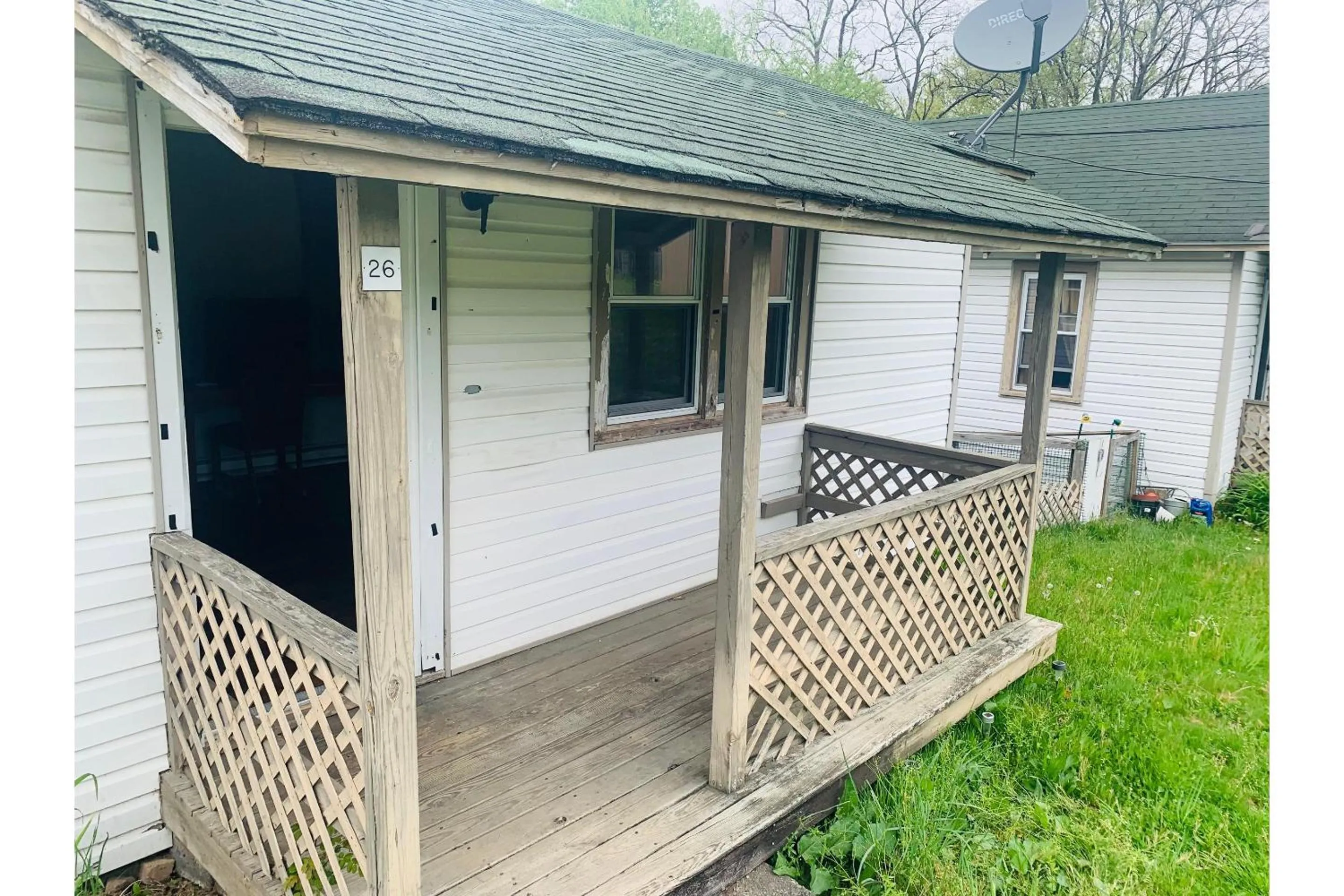Bedroom in Werry's Cottages and Pub By OYO East Stroudsborg - Weekly Stays