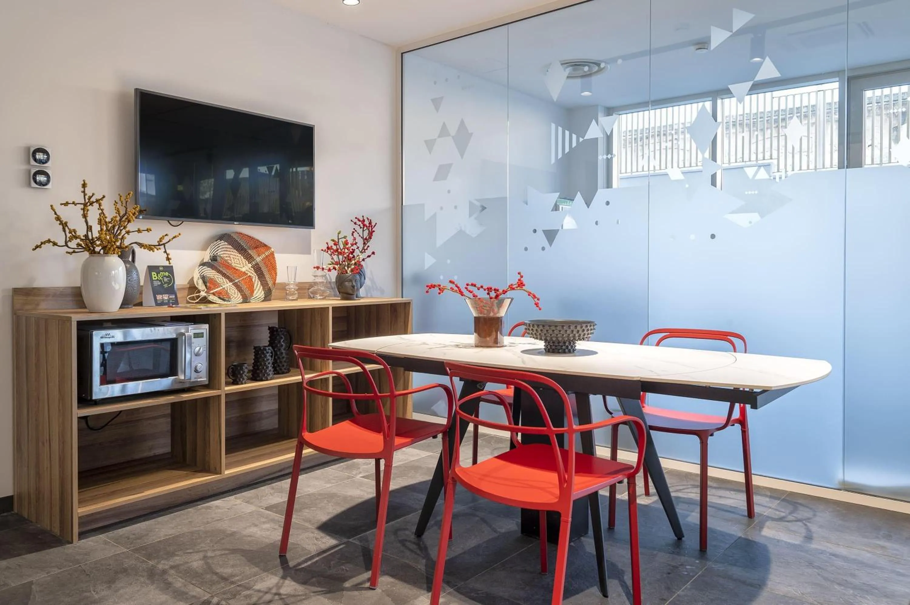 Lounge or bar in B&B HOTEL Sassari