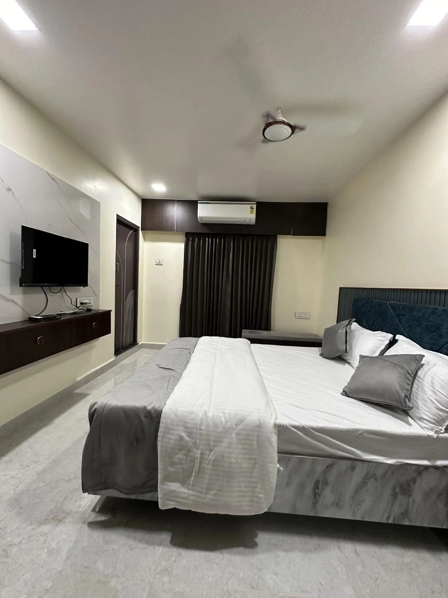 Bedroom, Bed in Jai Raja's Tower