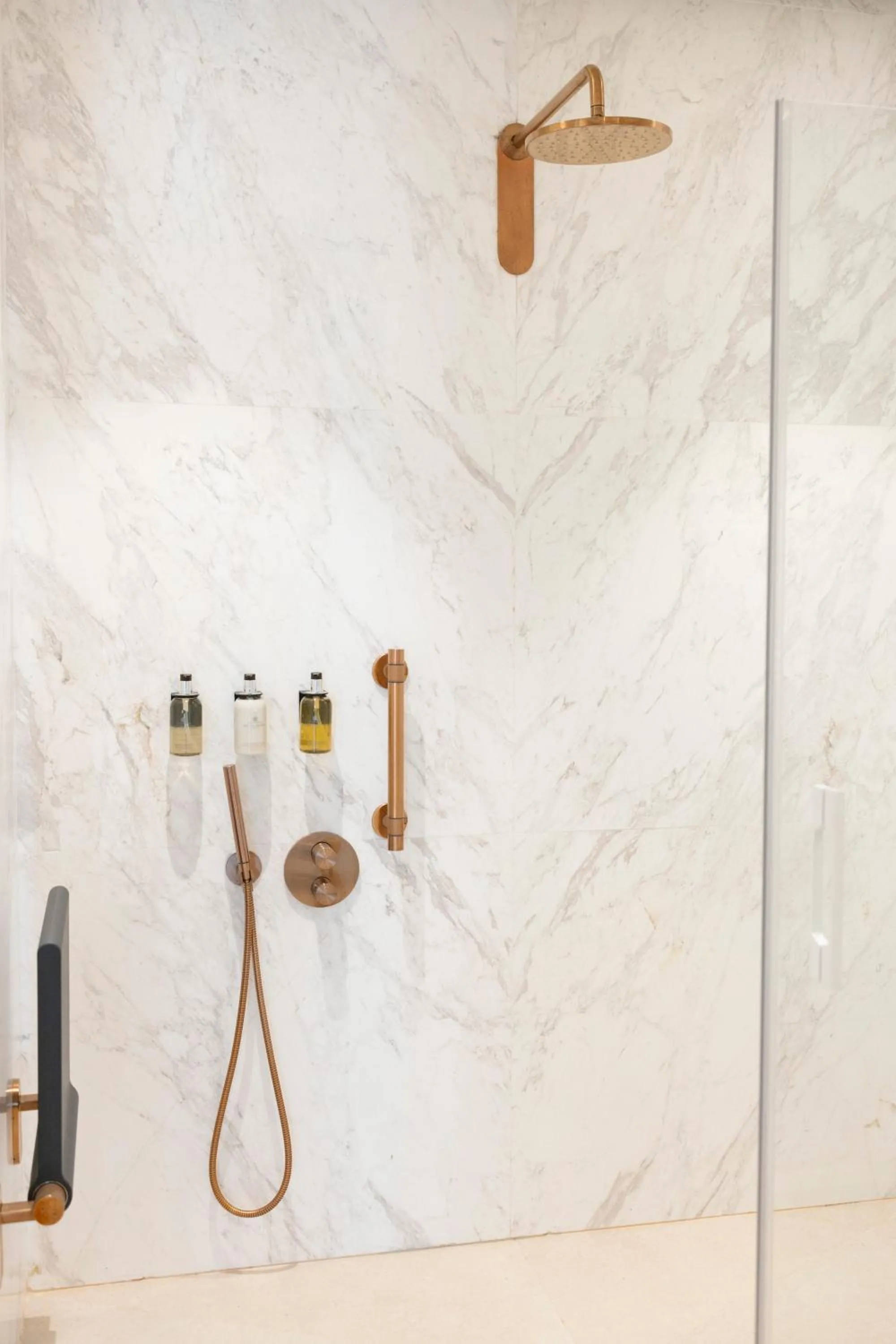 Shower in Hotel Boutique Sidonia