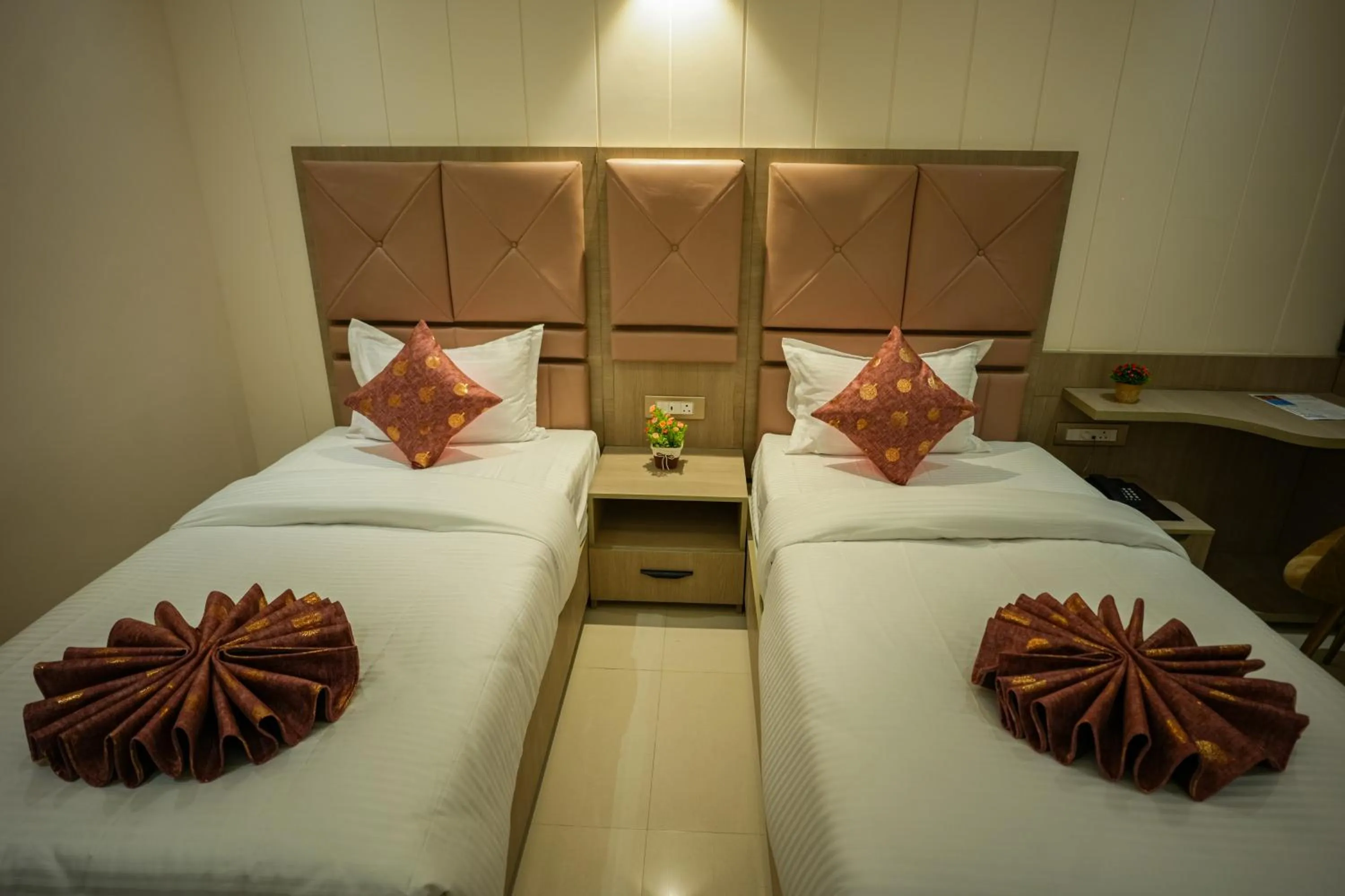 Bed in Sri Shyam Villas Near Kashi Vishwanath Temple