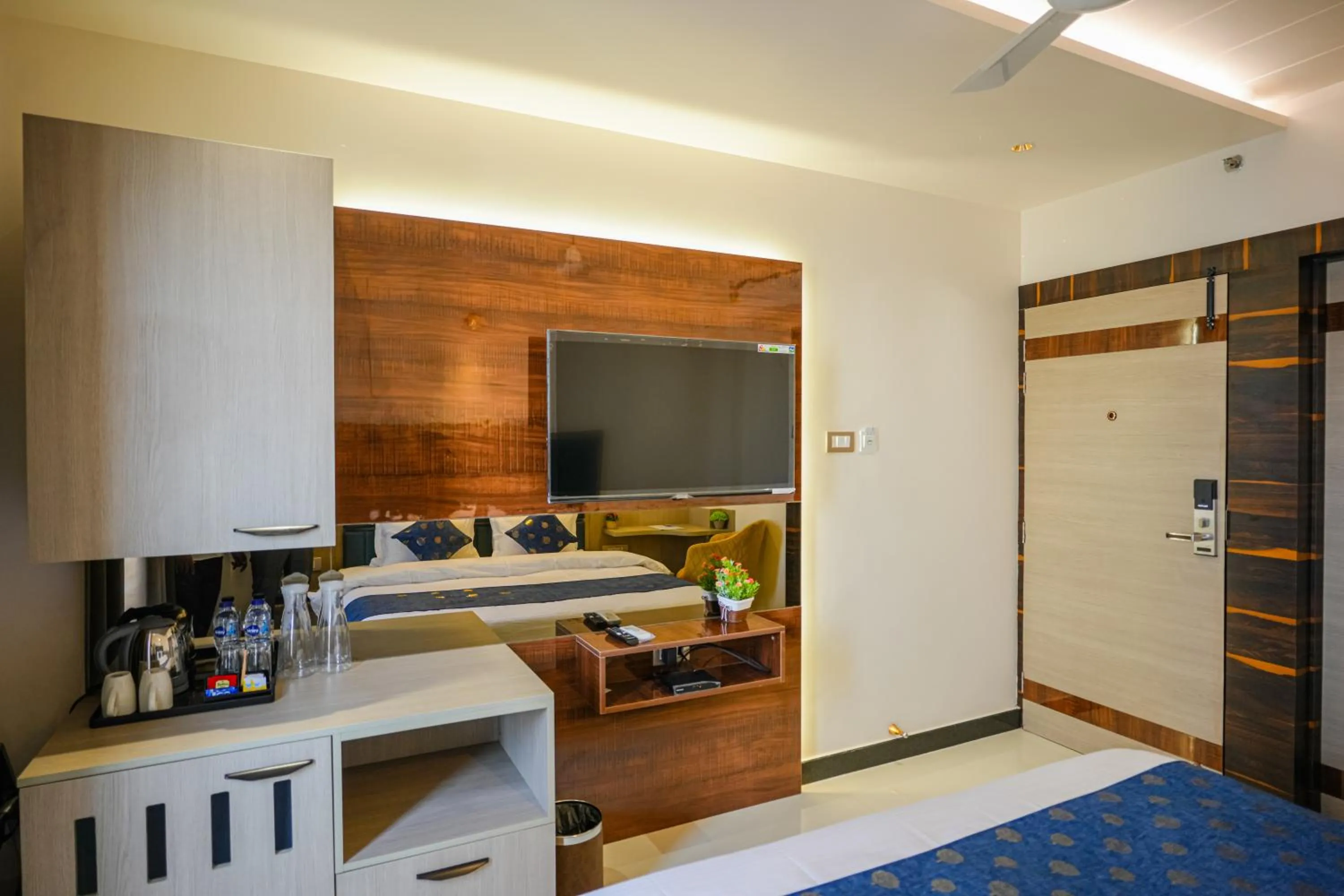 Photo of the whole room in Sri Shyam Villas Near Kashi Vishwanath Temple