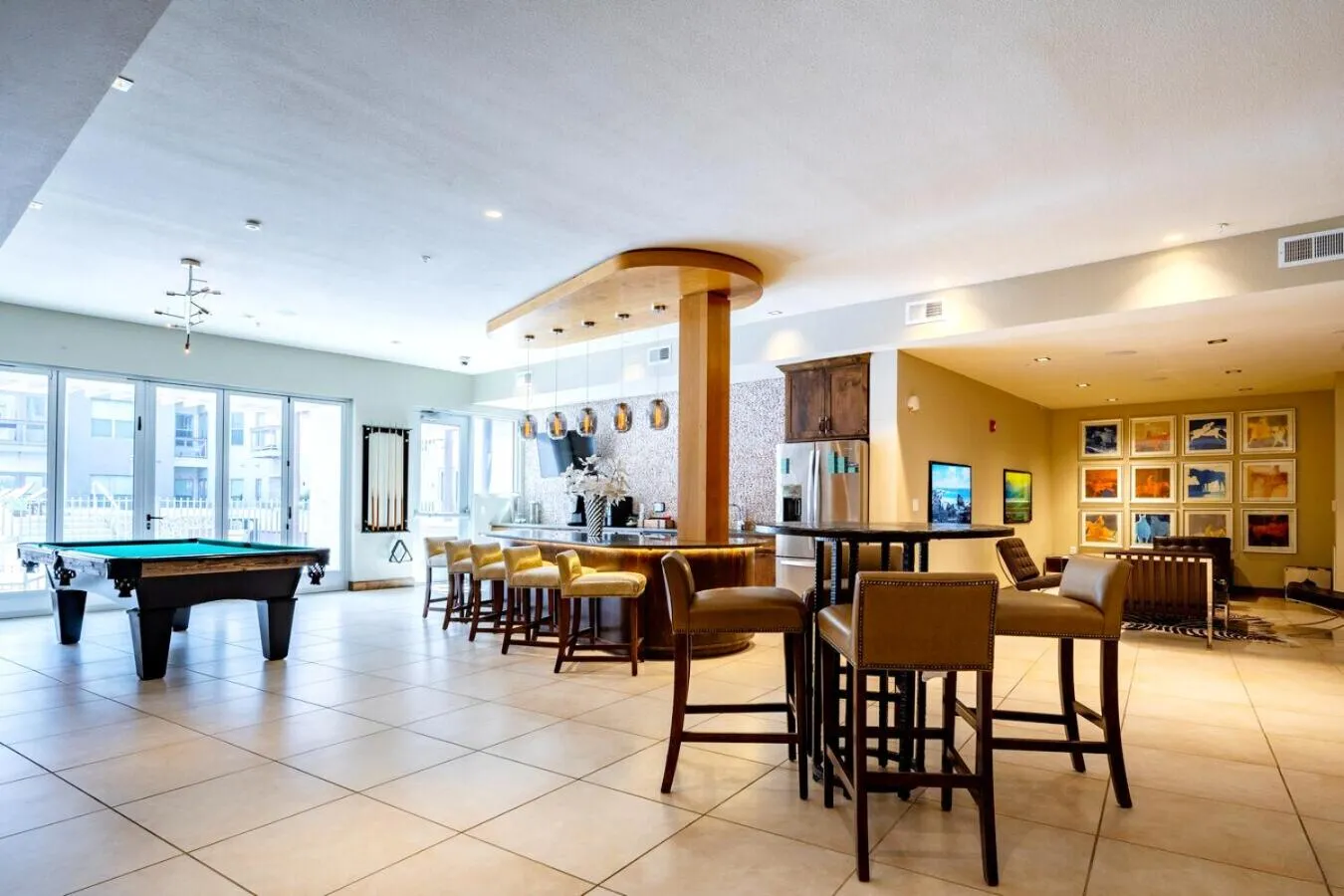 Communal kitchen in Mint House Fort Worth - Cultural District