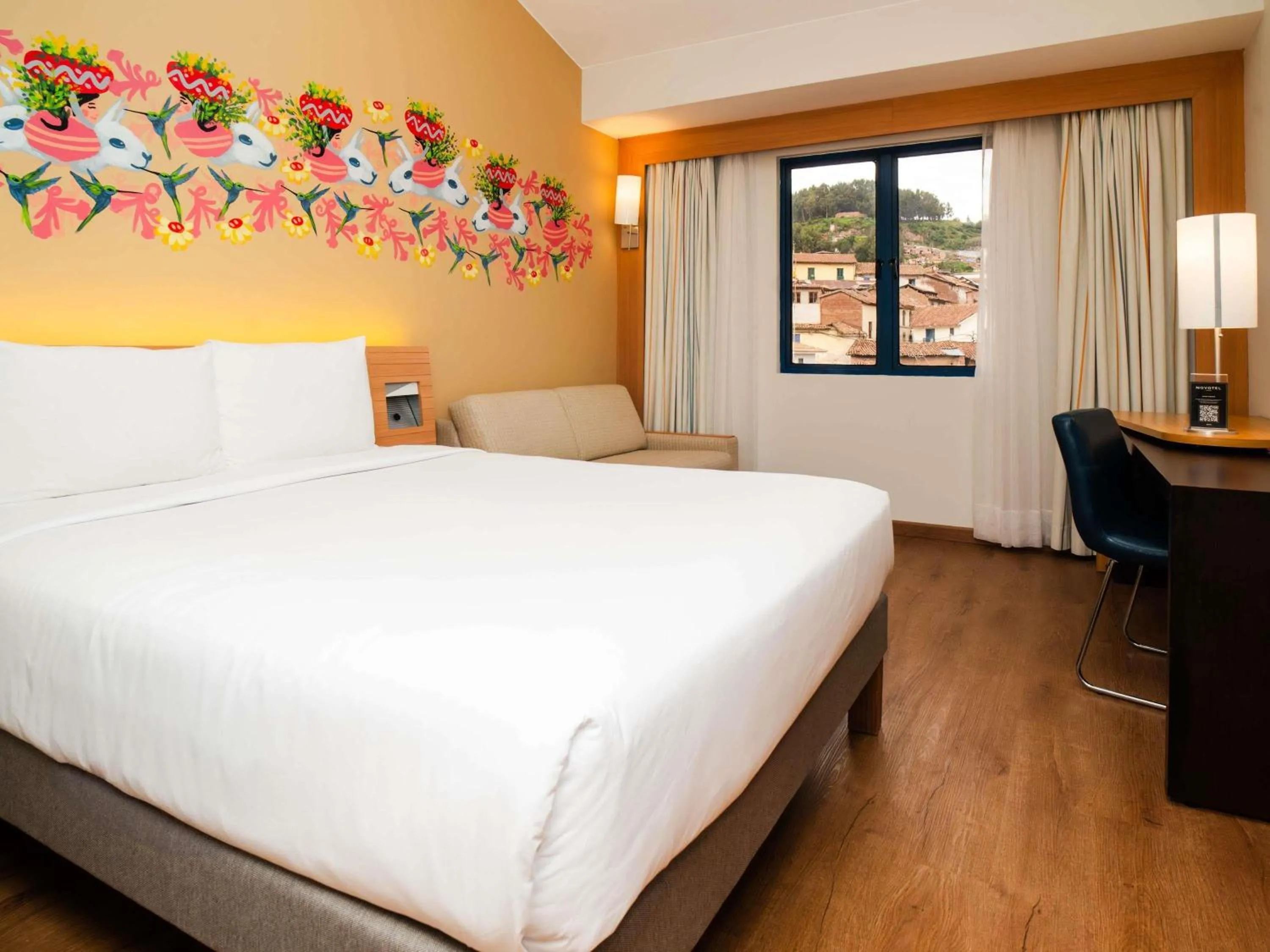 Bedroom, Bed in Novotel Cusco